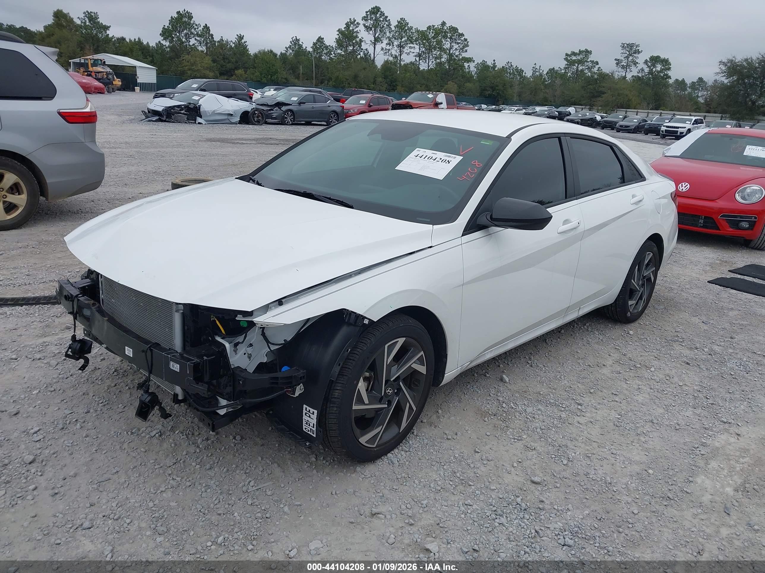 HYUNDAI ELANTRA image 2