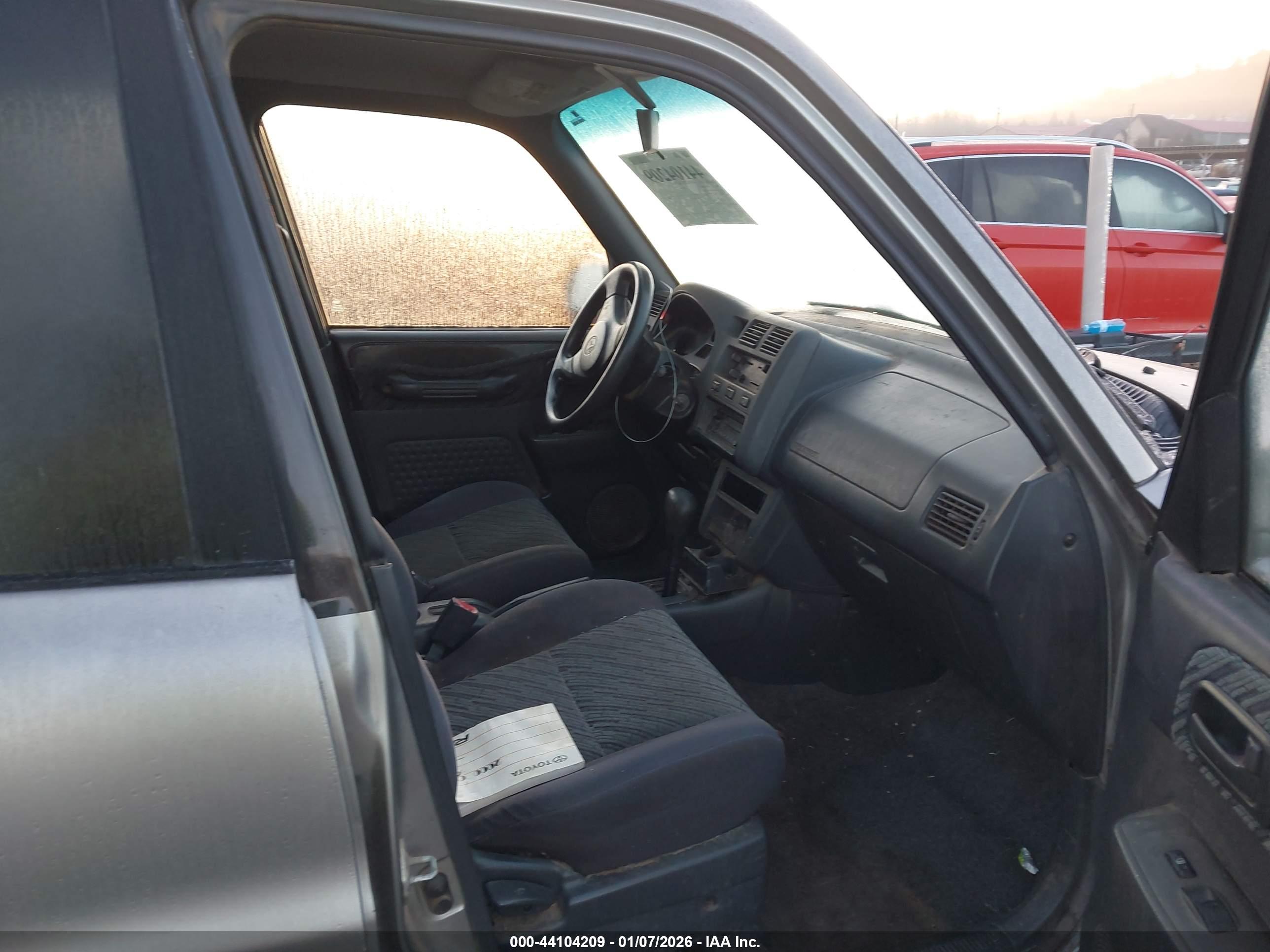 TOYOTA RAV4 image 5