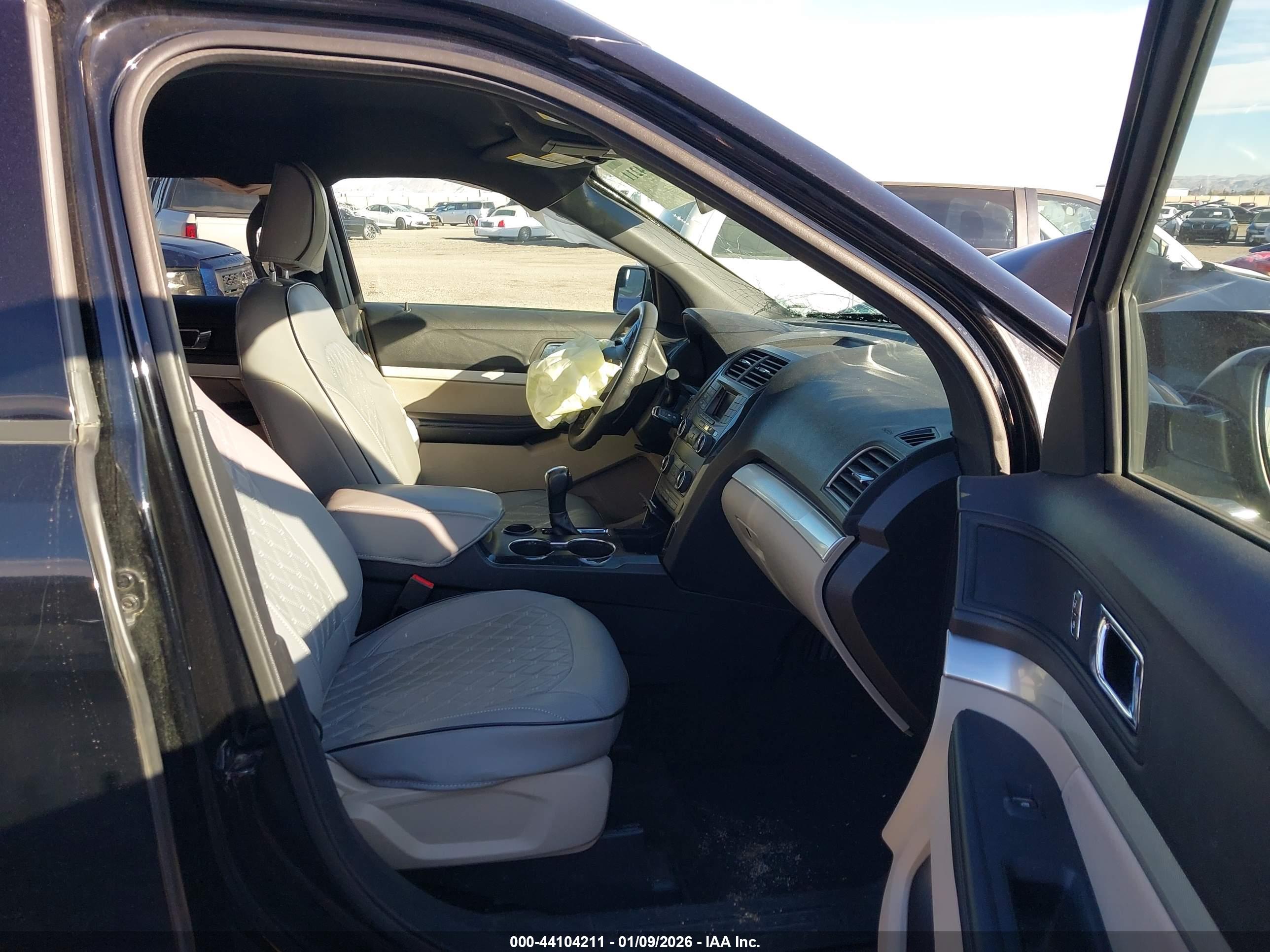 FORD EXPLORER image 5