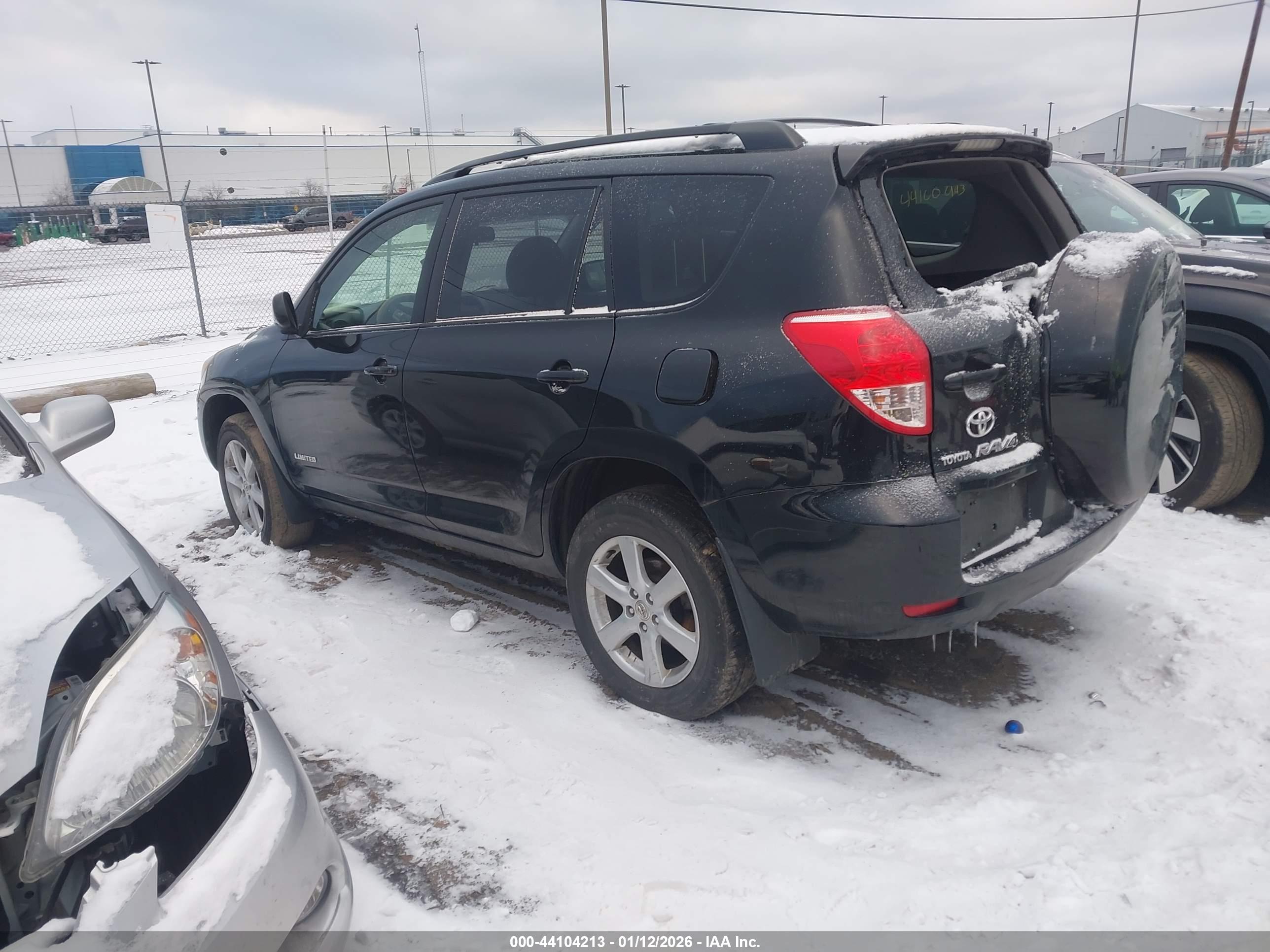 TOYOTA RAV4 image 3