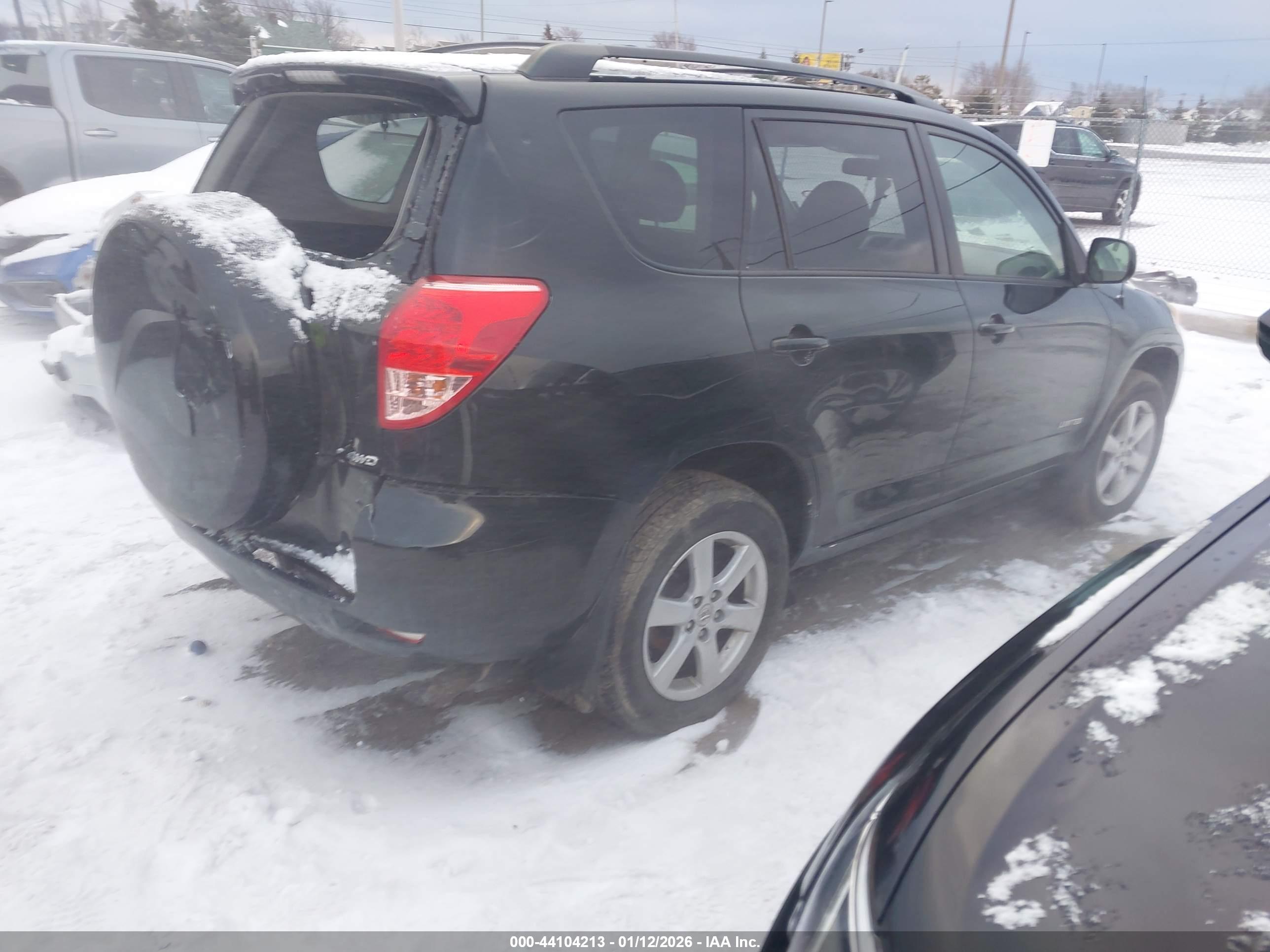 TOYOTA RAV4 image 4