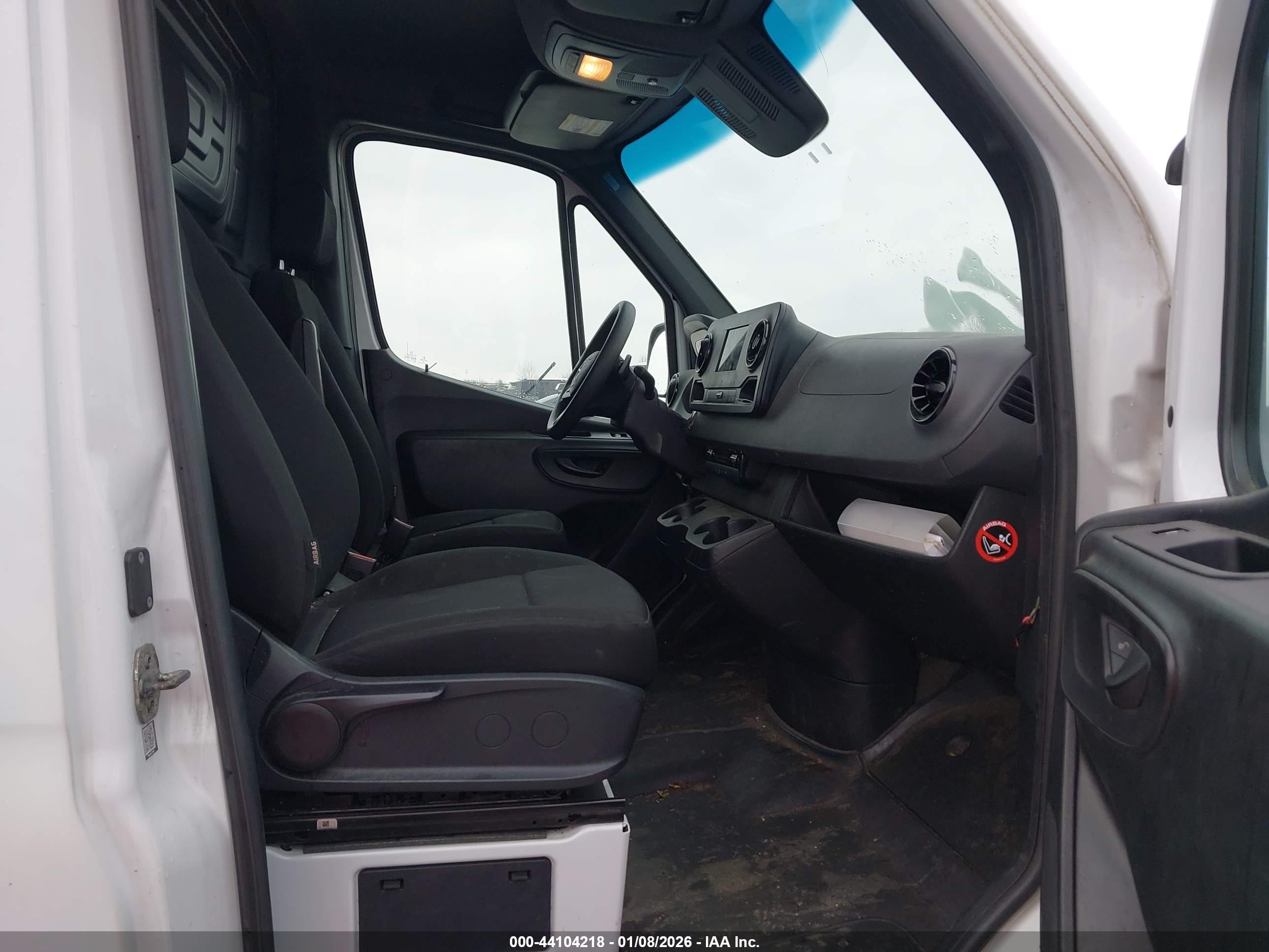 MERCEDES-BENZ SPRINTER image 5
