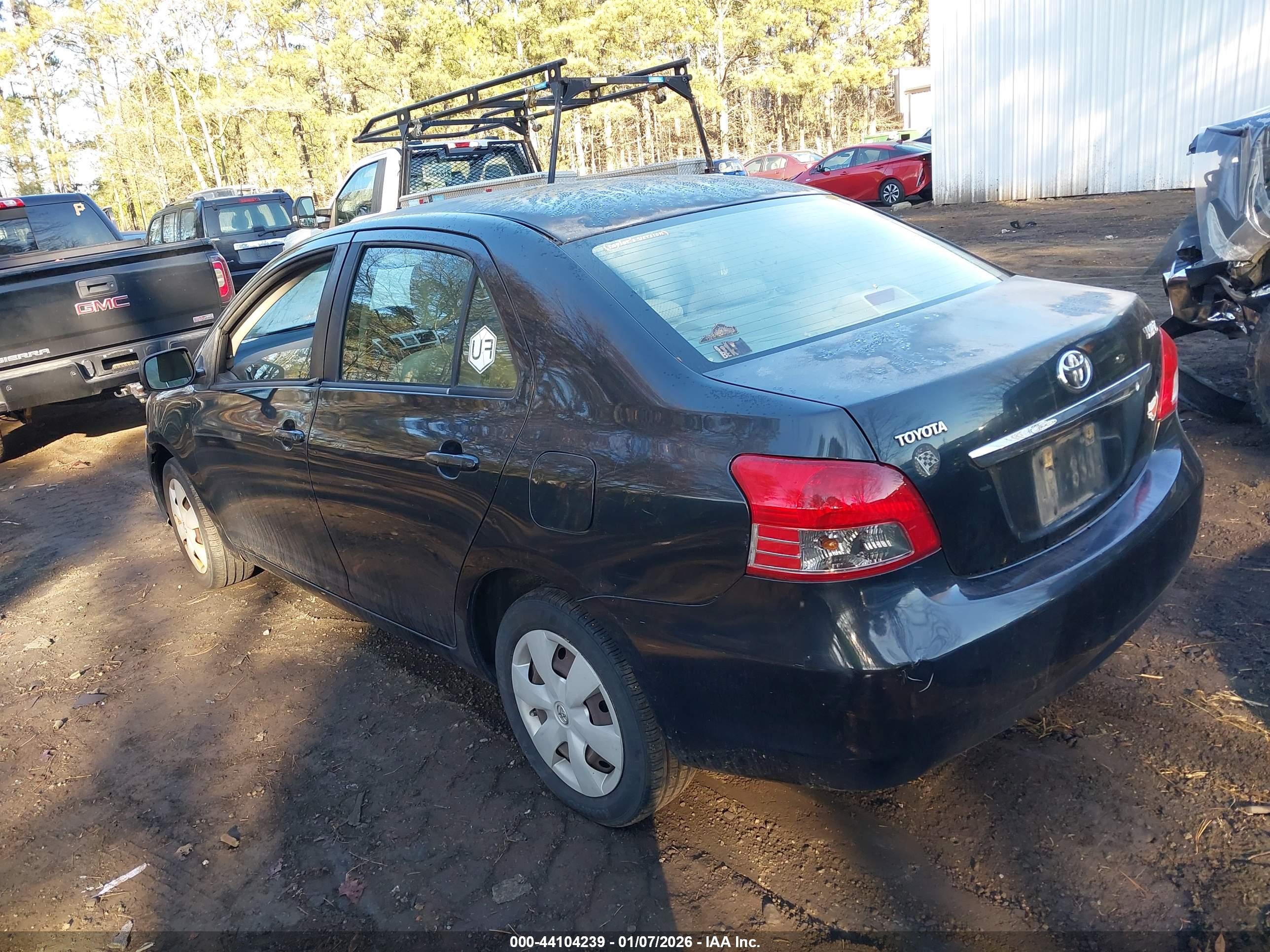 TOYOTA YARIS image 3