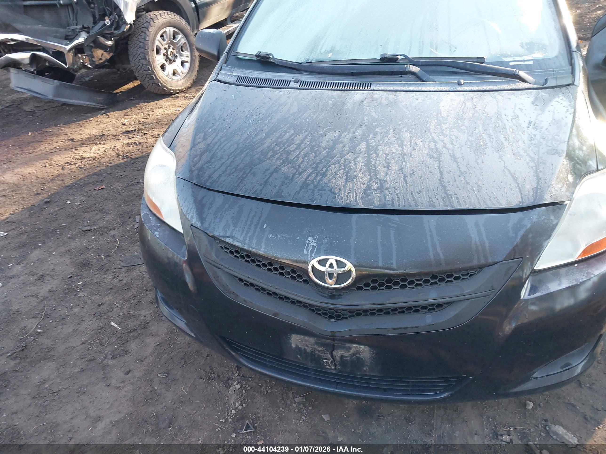 TOYOTA YARIS image 6