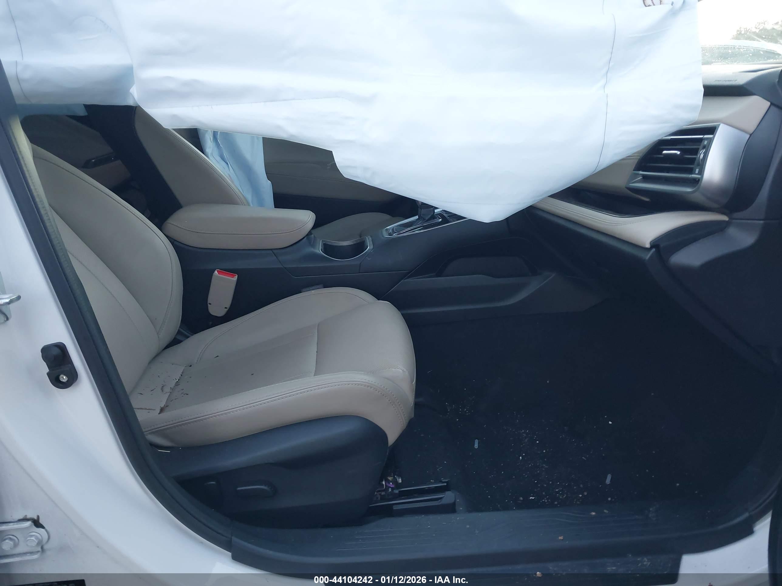 SUBARU LEGACY image 5
