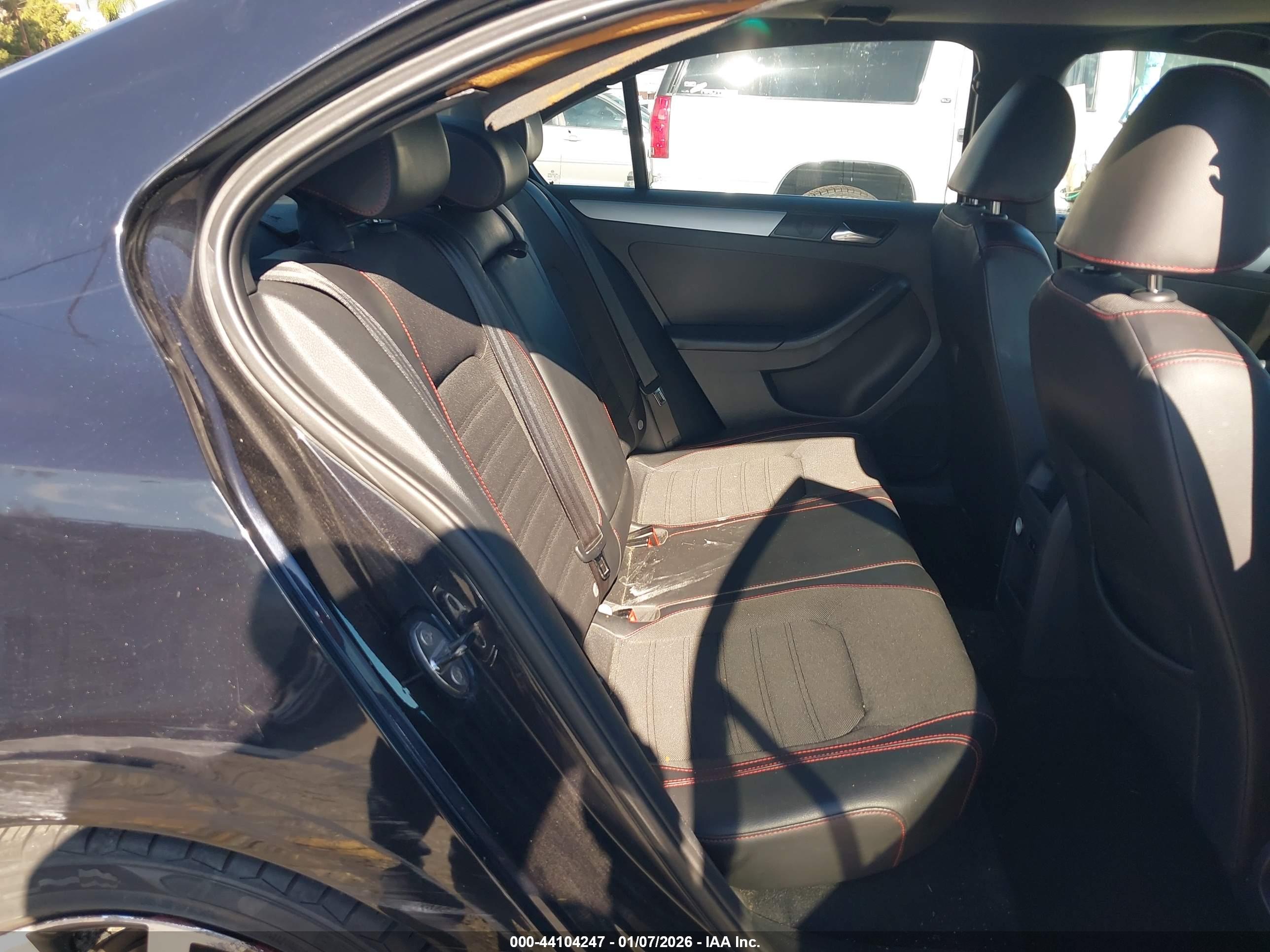 VOLKSWAGEN JETTA image 8