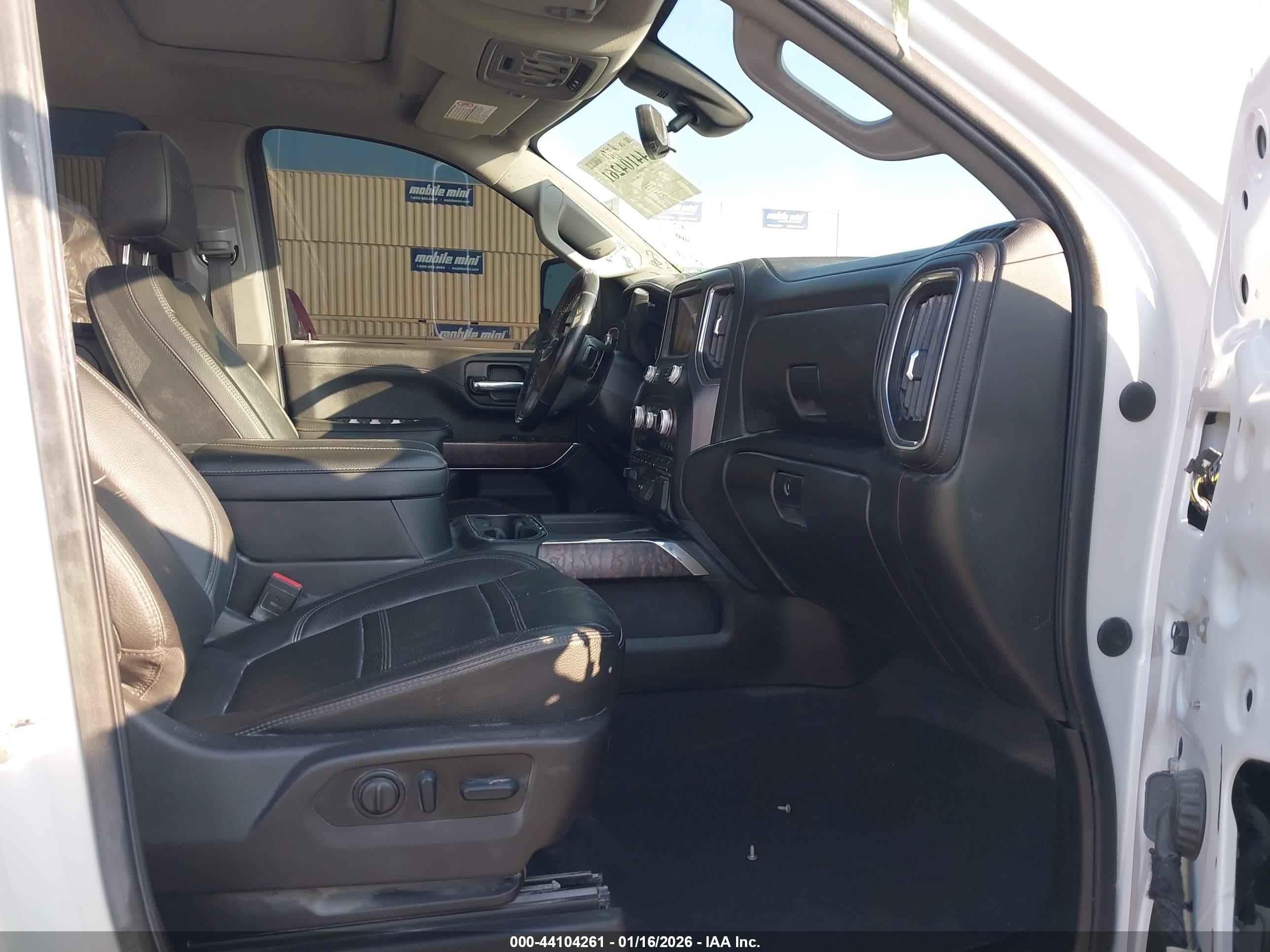 GMC SIERRA image 8