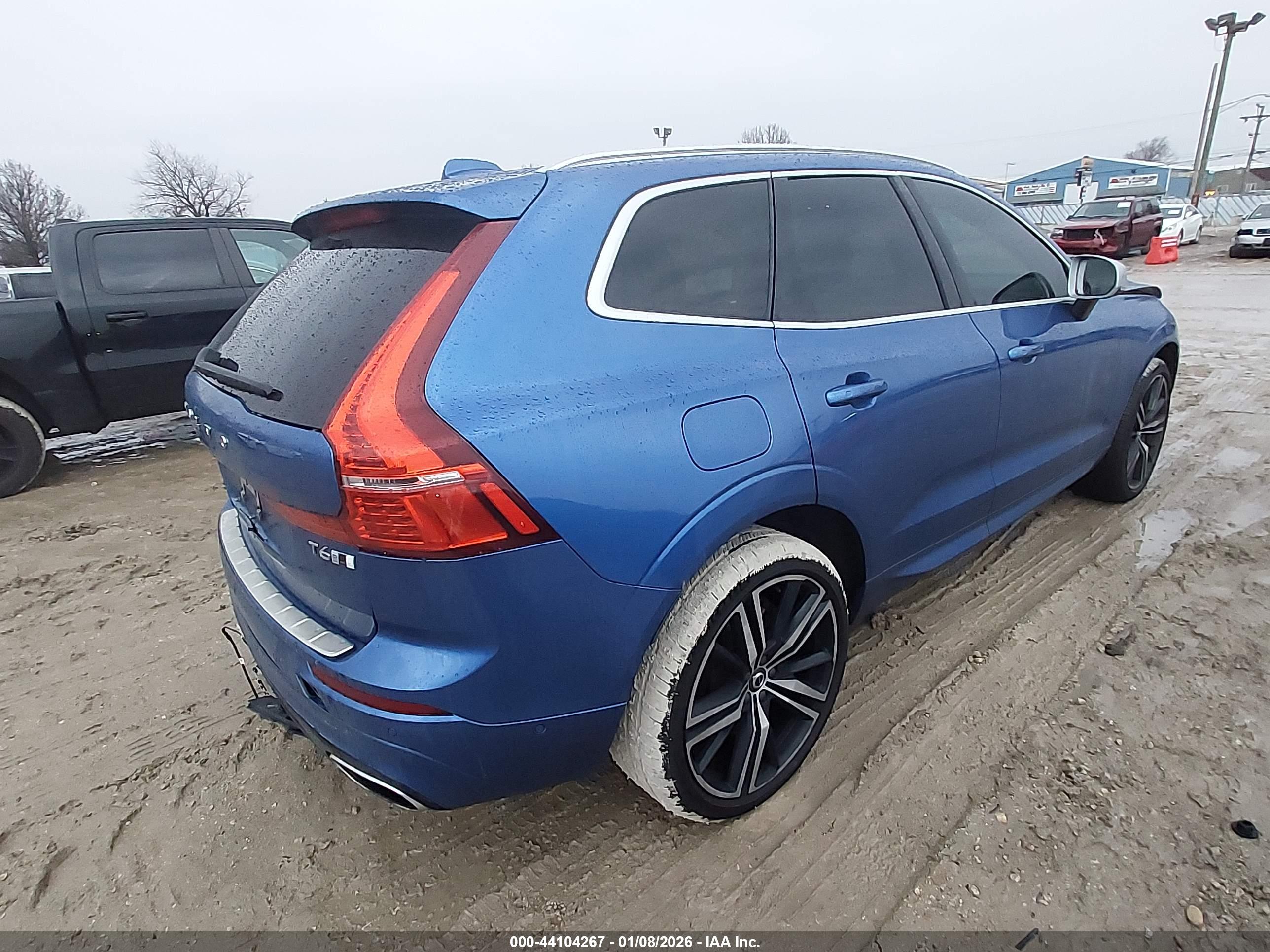 VOLVO XC60 image 4