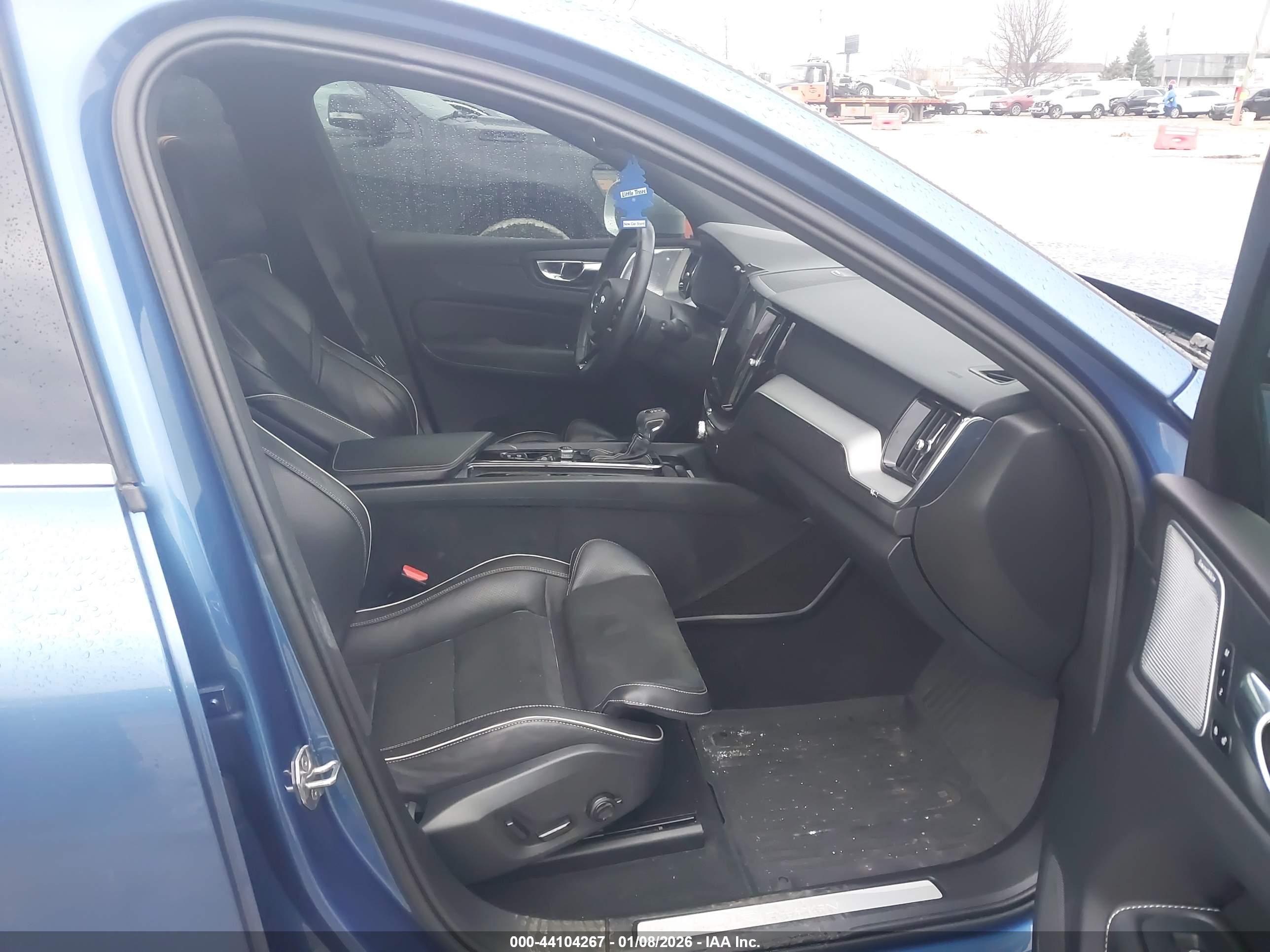 VOLVO XC60 image 5