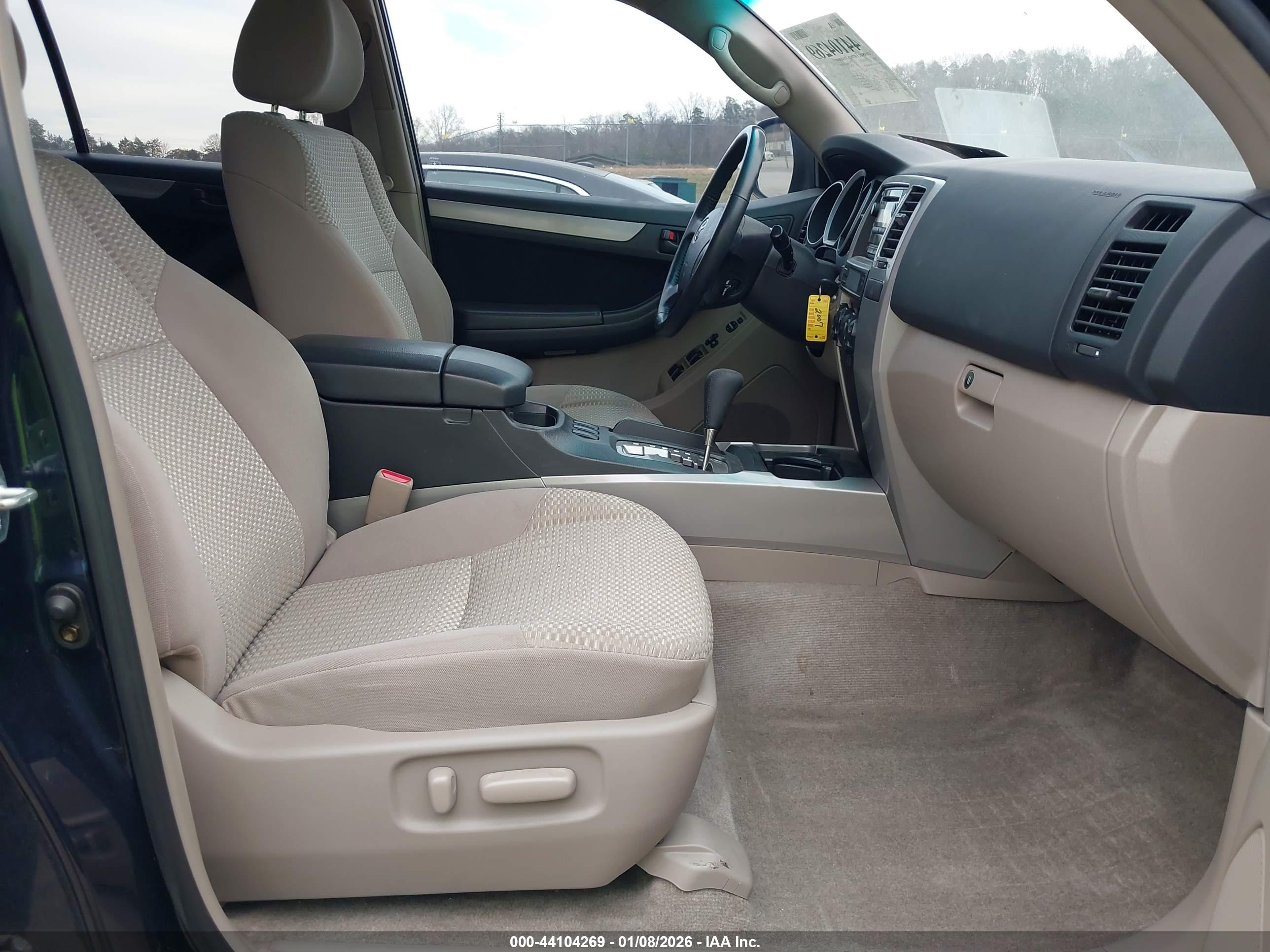 TOYOTA 4RUNNER image 5