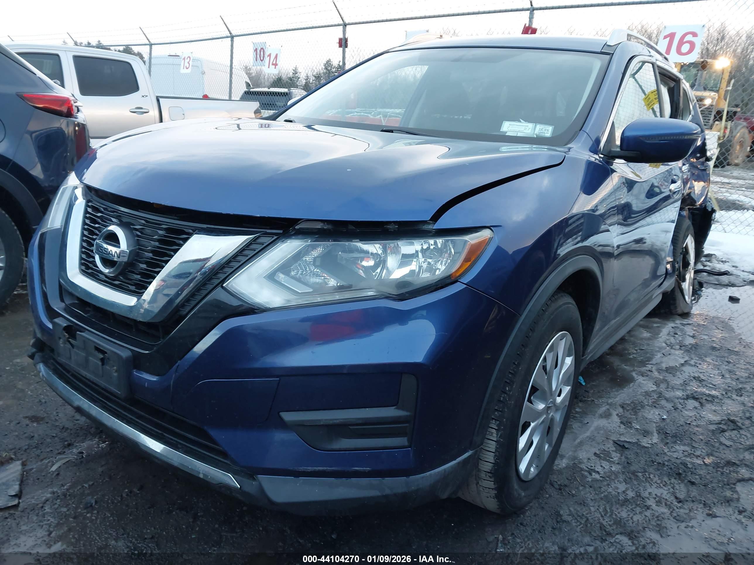 NISSAN ROGUE image 2