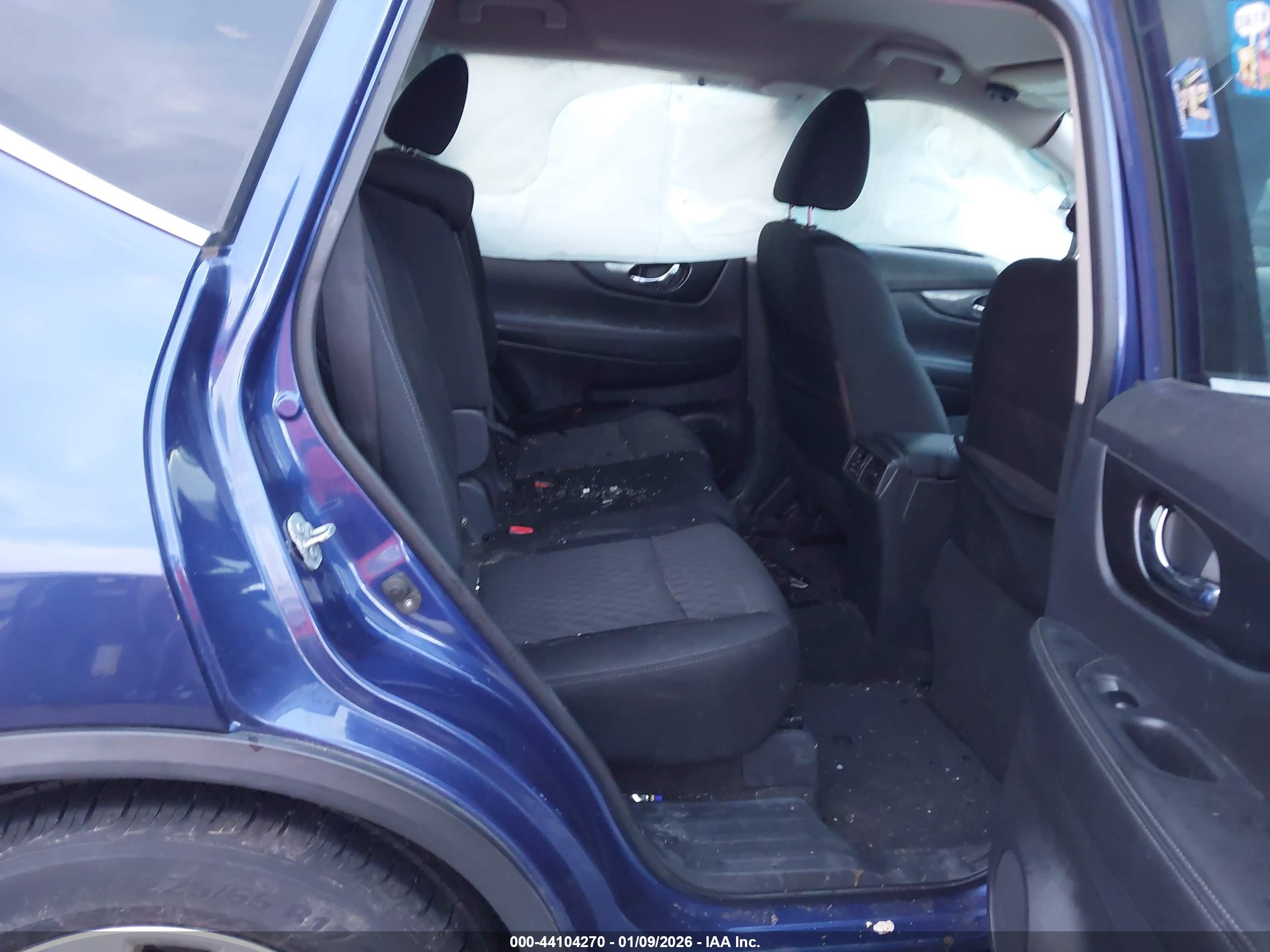 NISSAN ROGUE image 8