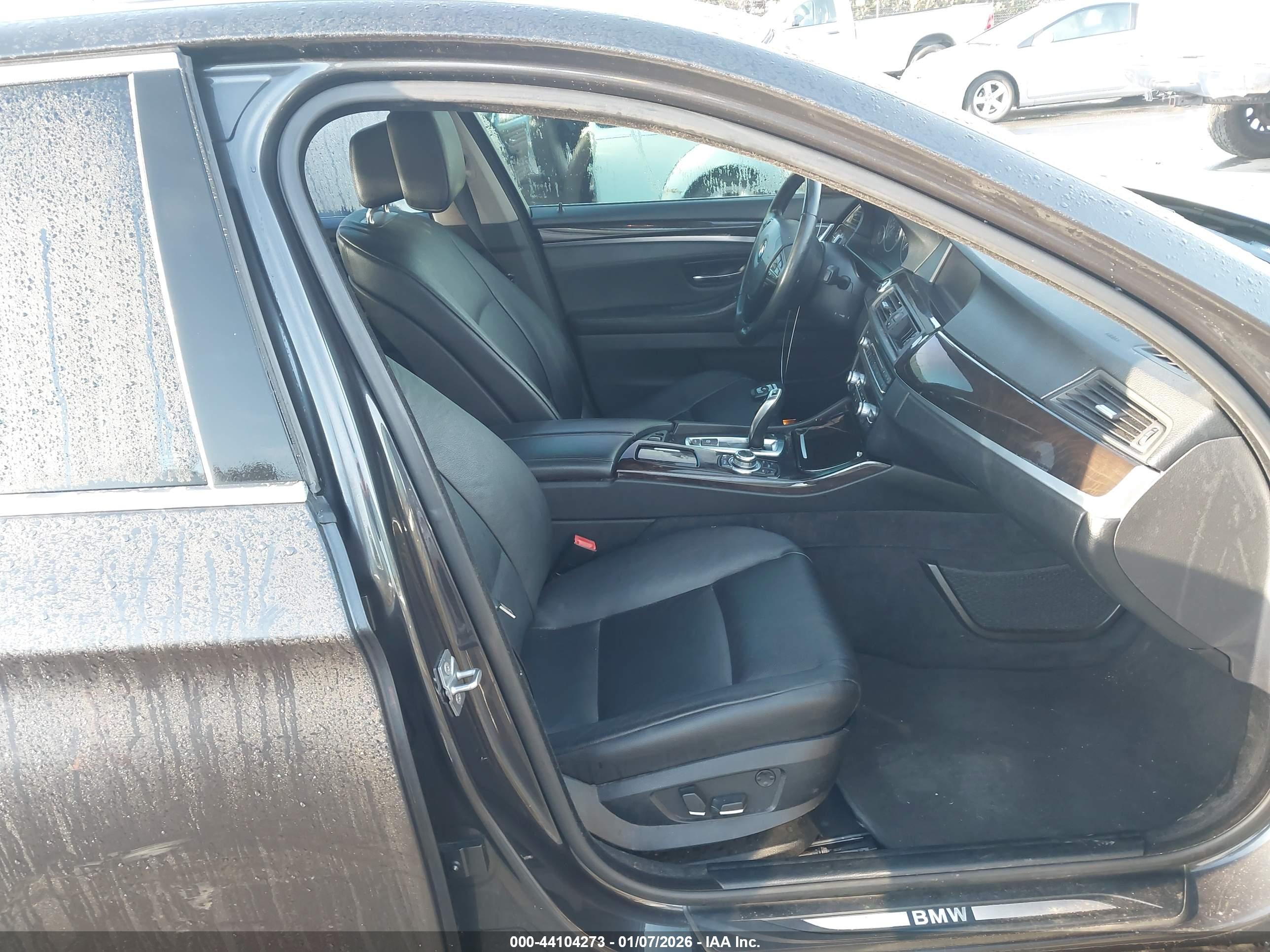 BMW 528I image 5
