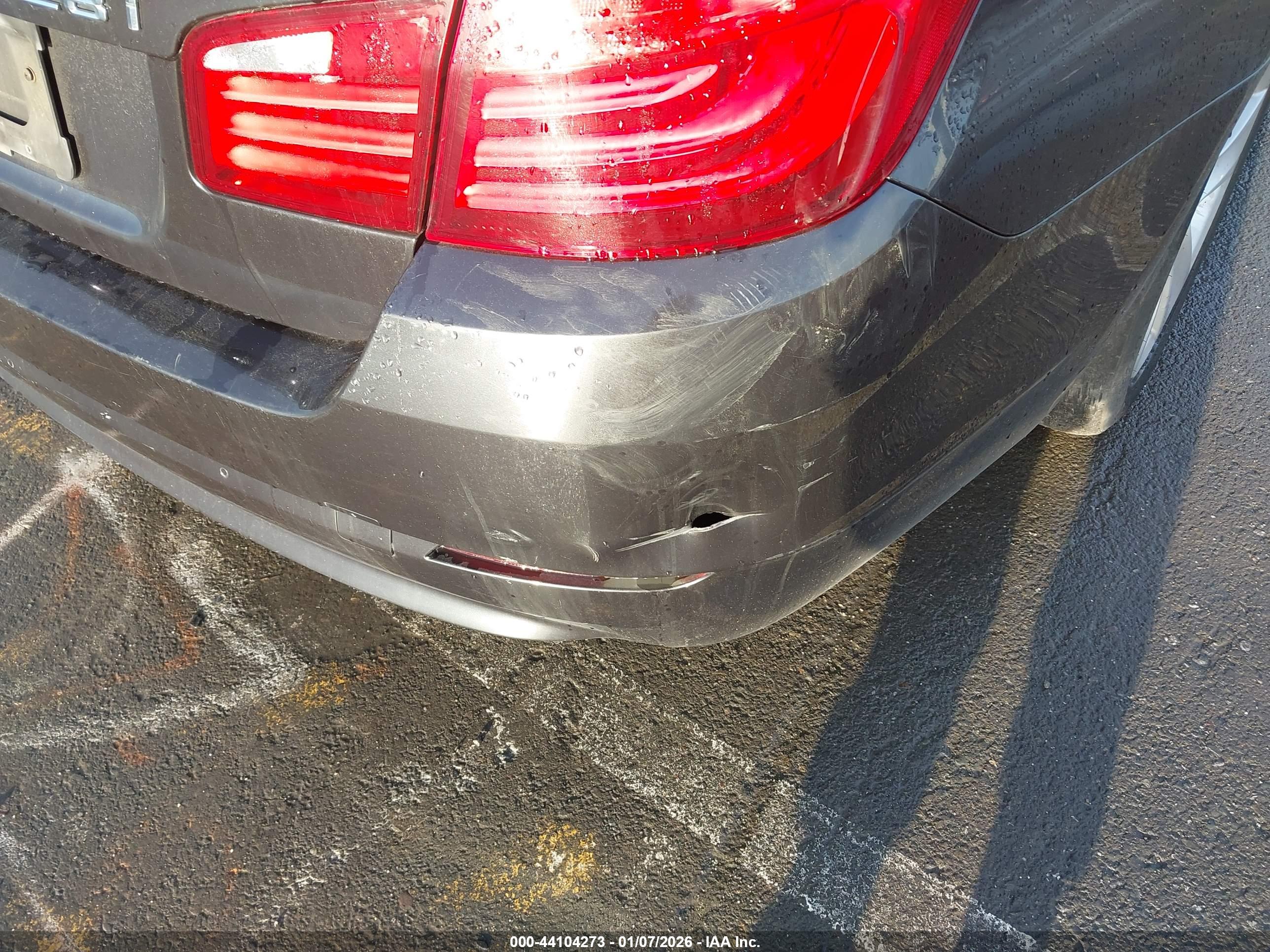 BMW 528I image 6