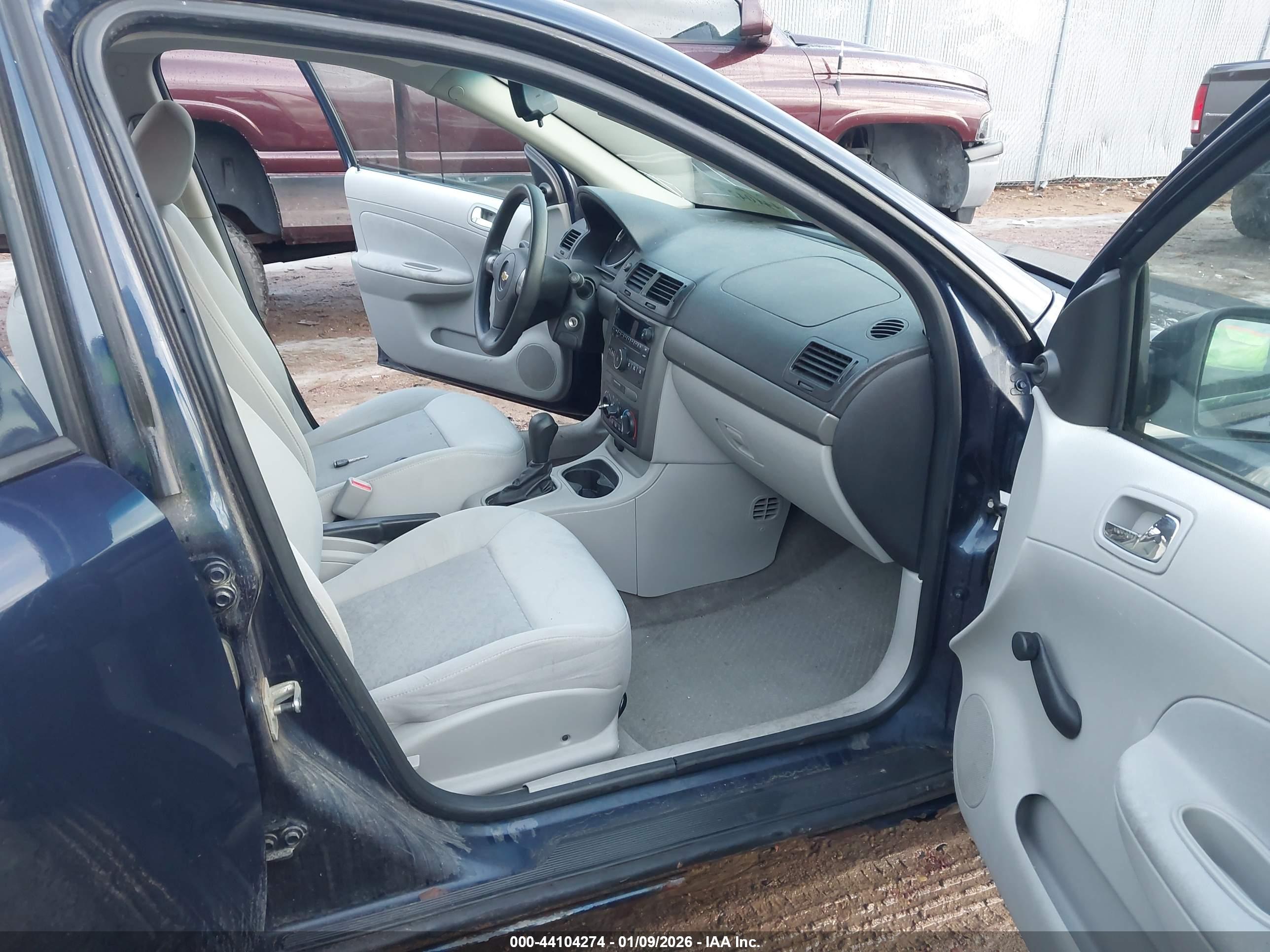 CHEVROLET COBALT image 5