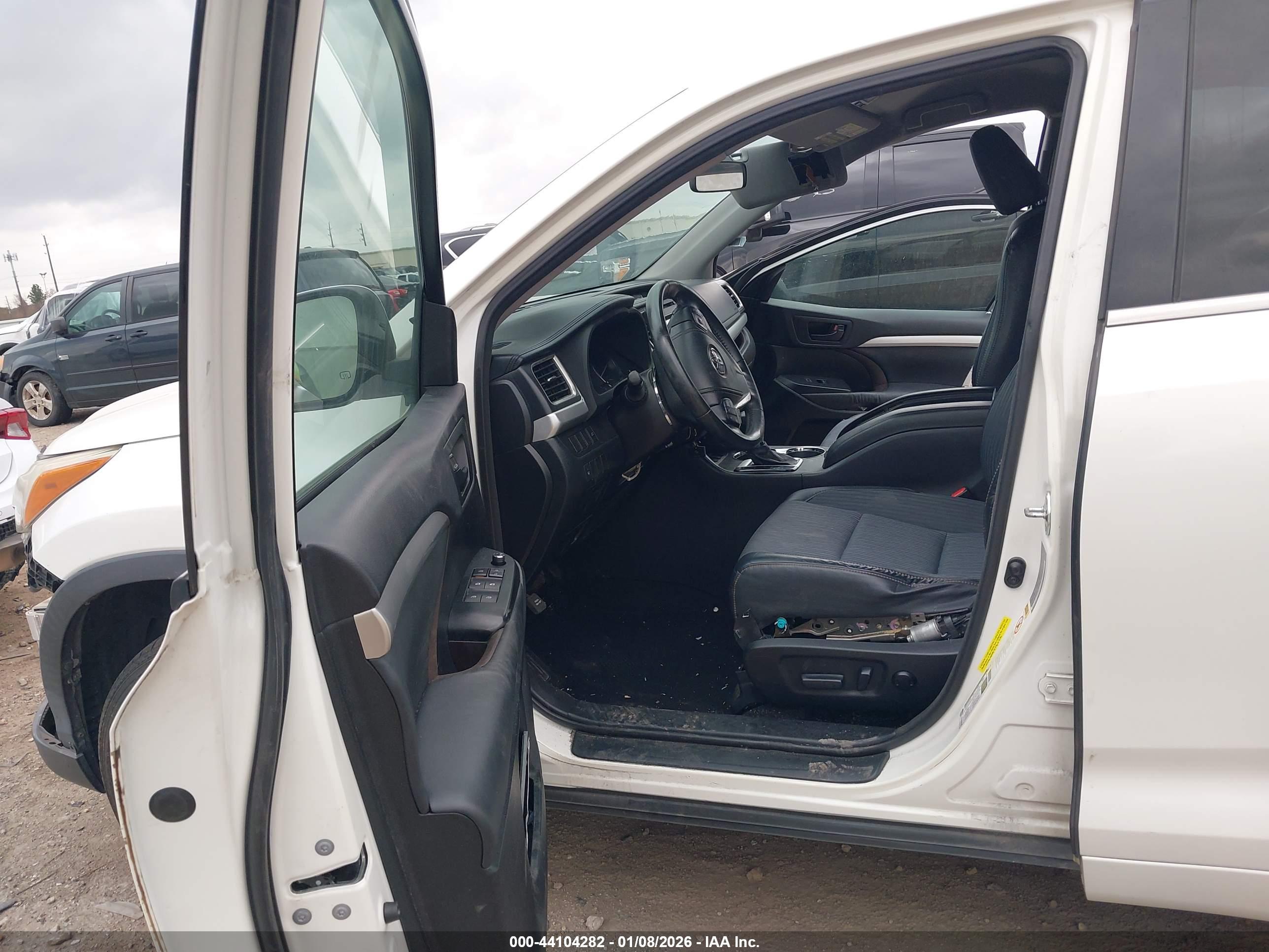 TOYOTA HIGHLANDER image 5