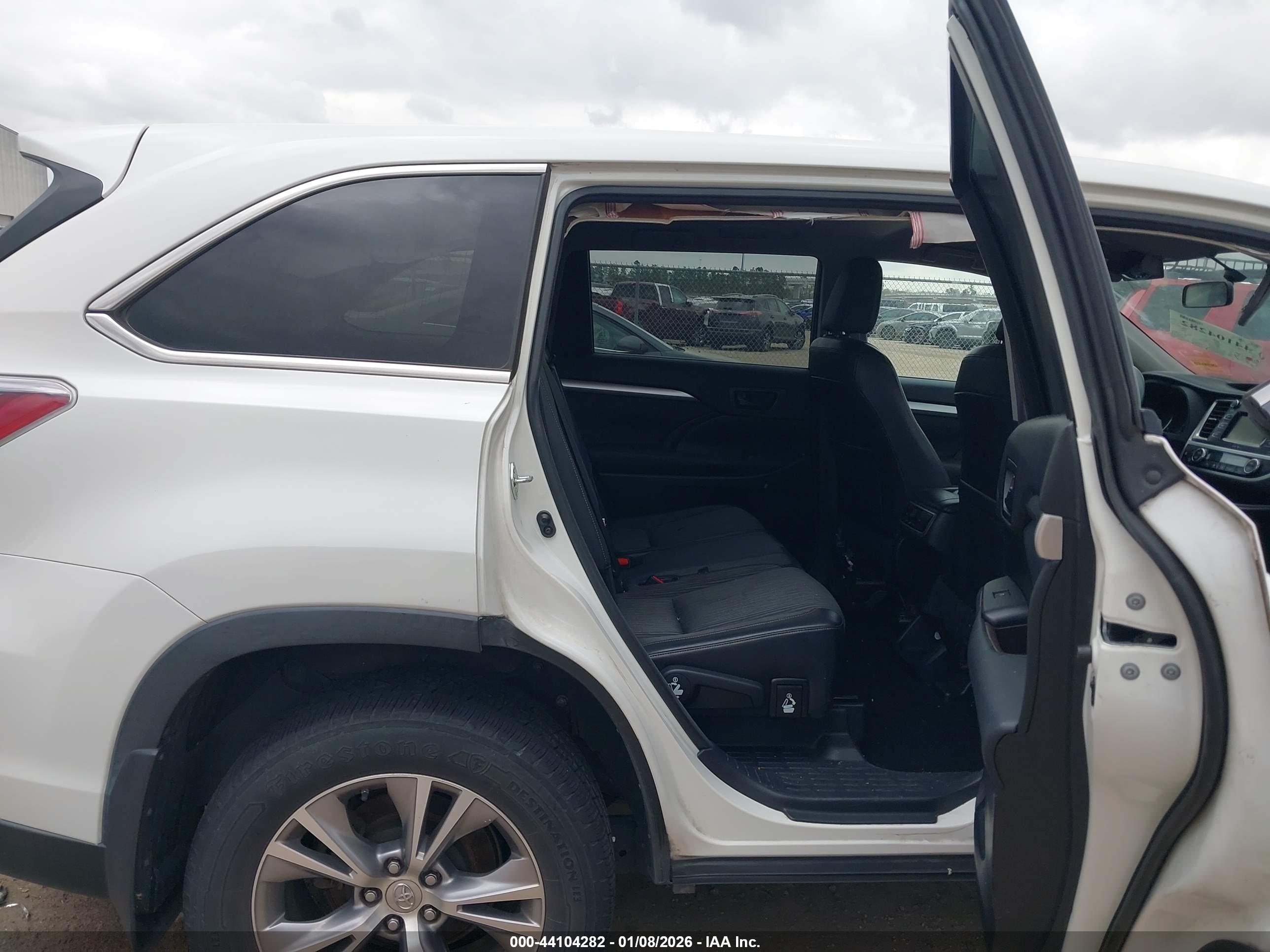 TOYOTA HIGHLANDER image 8