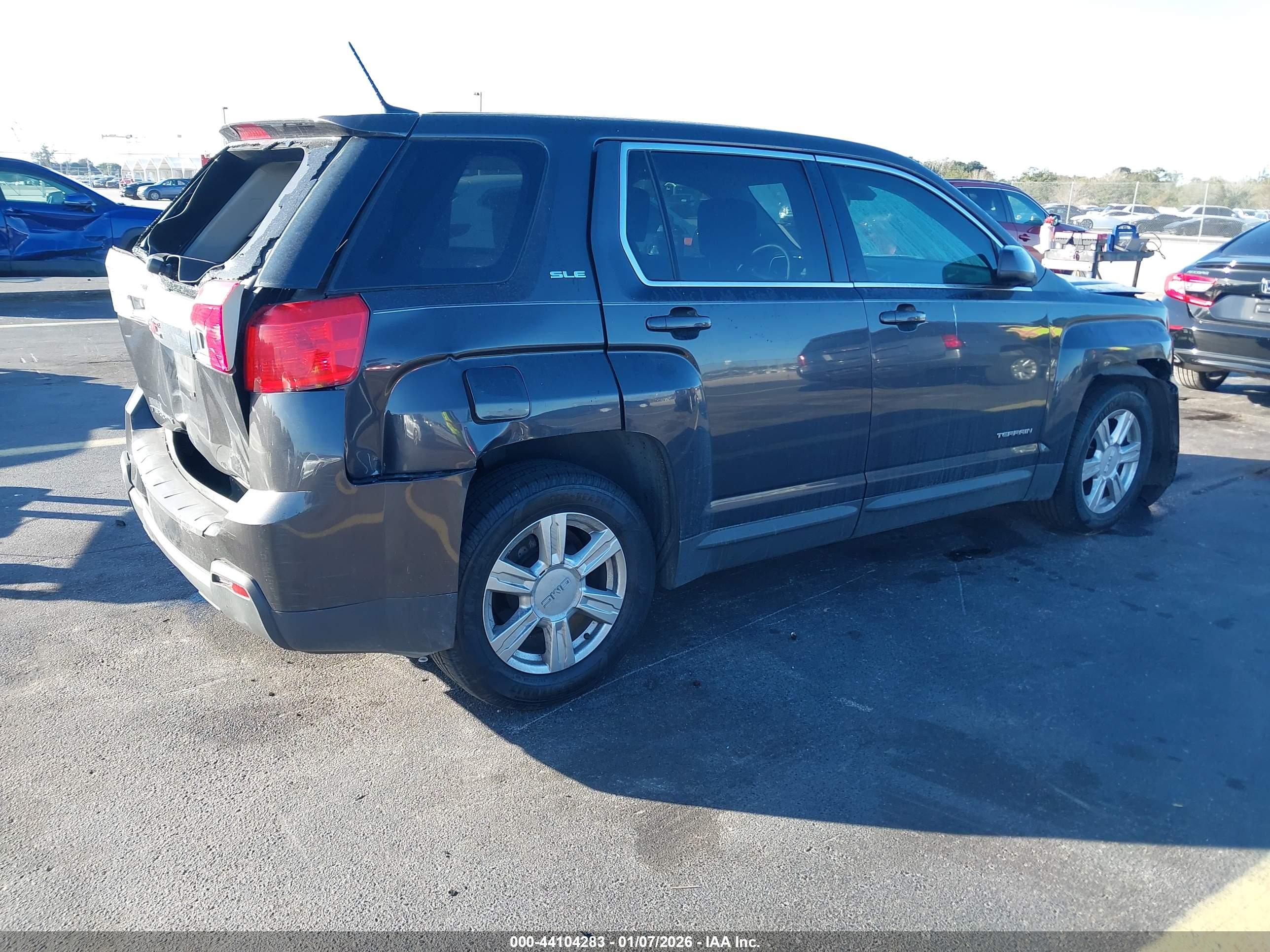 GMC TERRAIN image 4