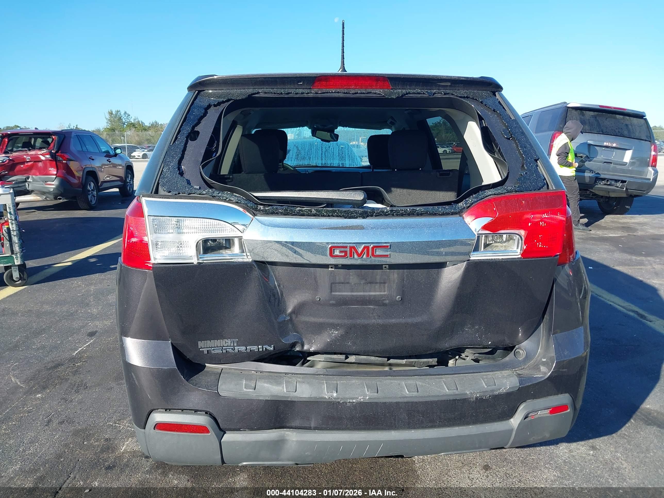 GMC TERRAIN image 6