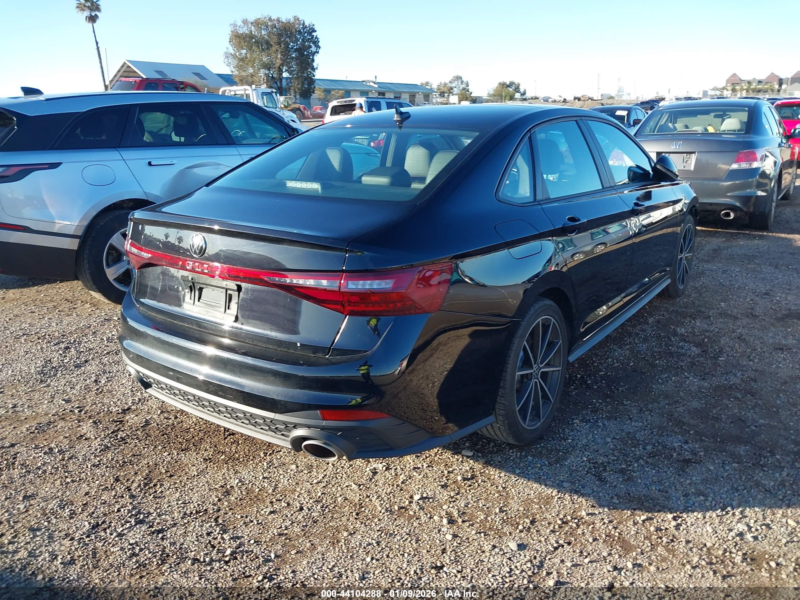 VOLKSWAGEN JETTA image 4
