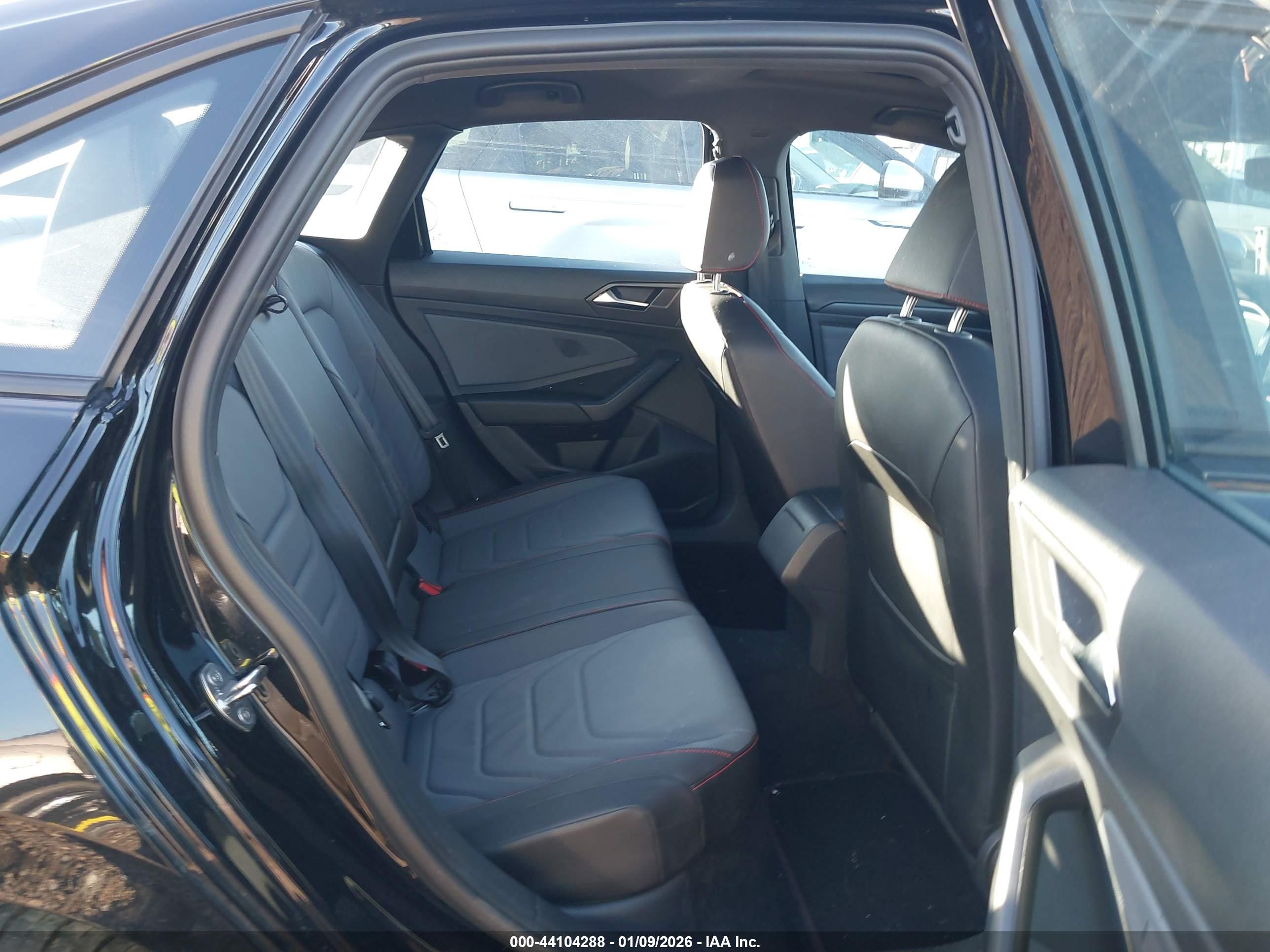 VOLKSWAGEN JETTA image 8