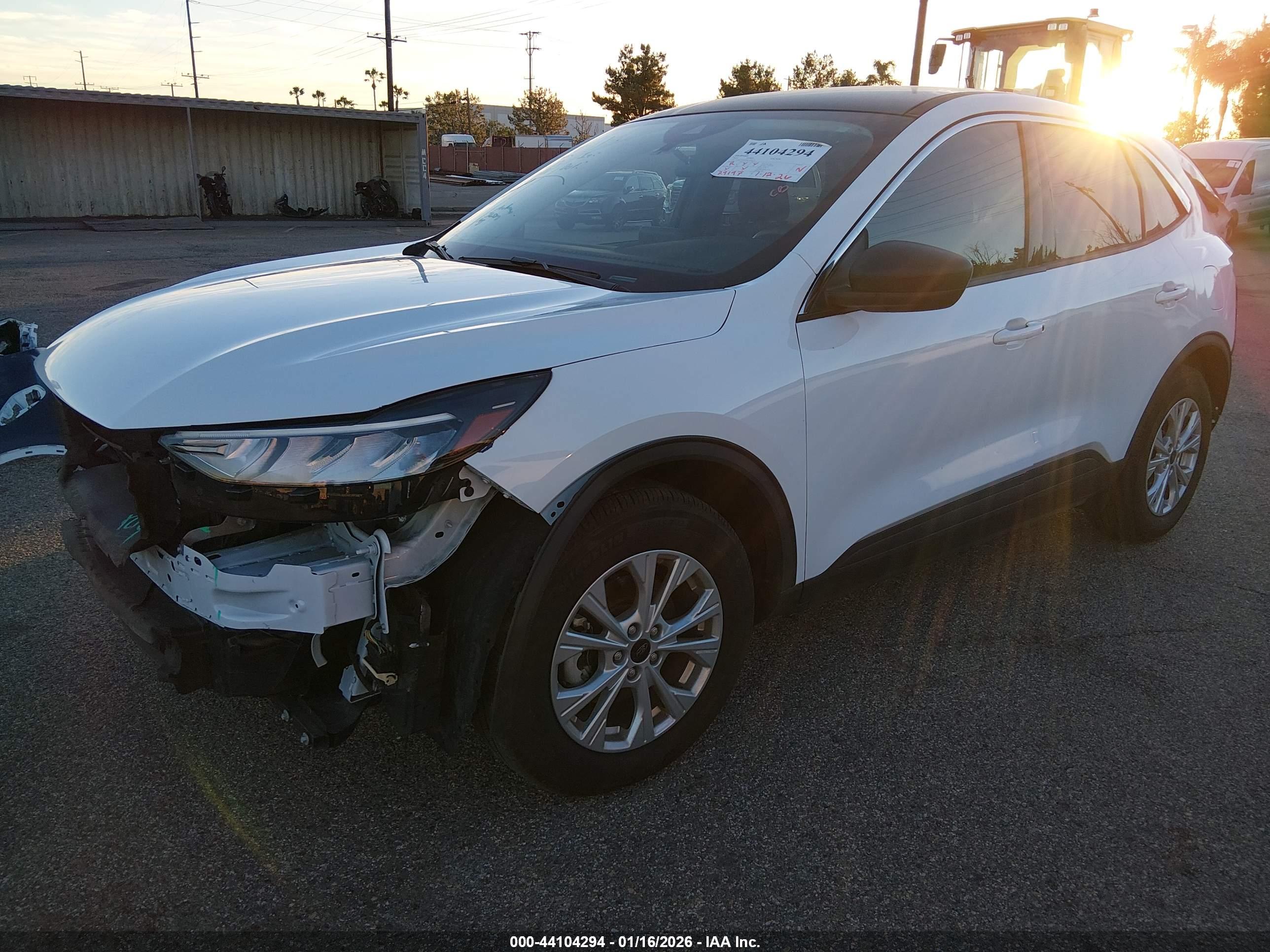FORD ESCAPE image 2