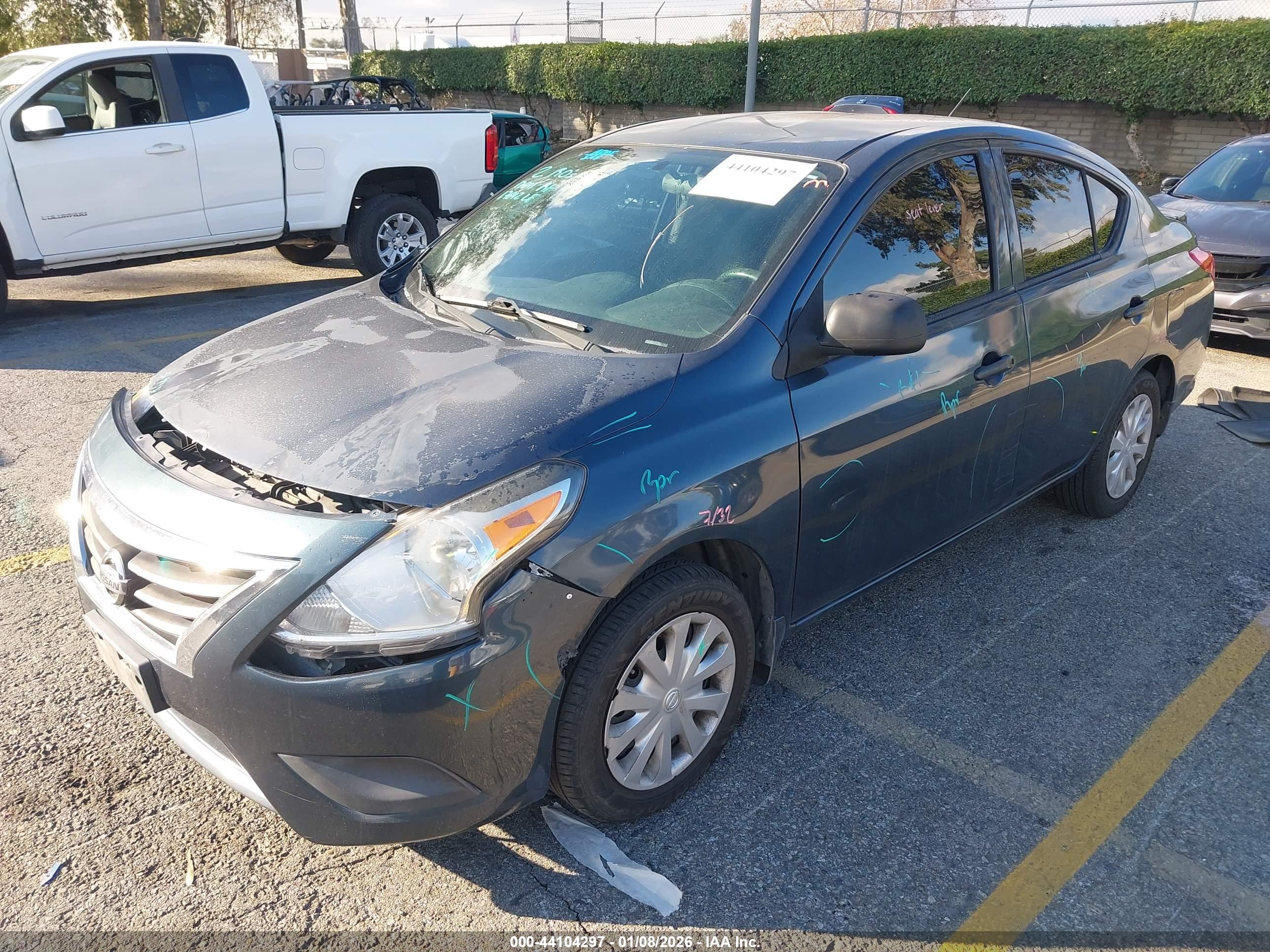NISSAN VERSA image 2