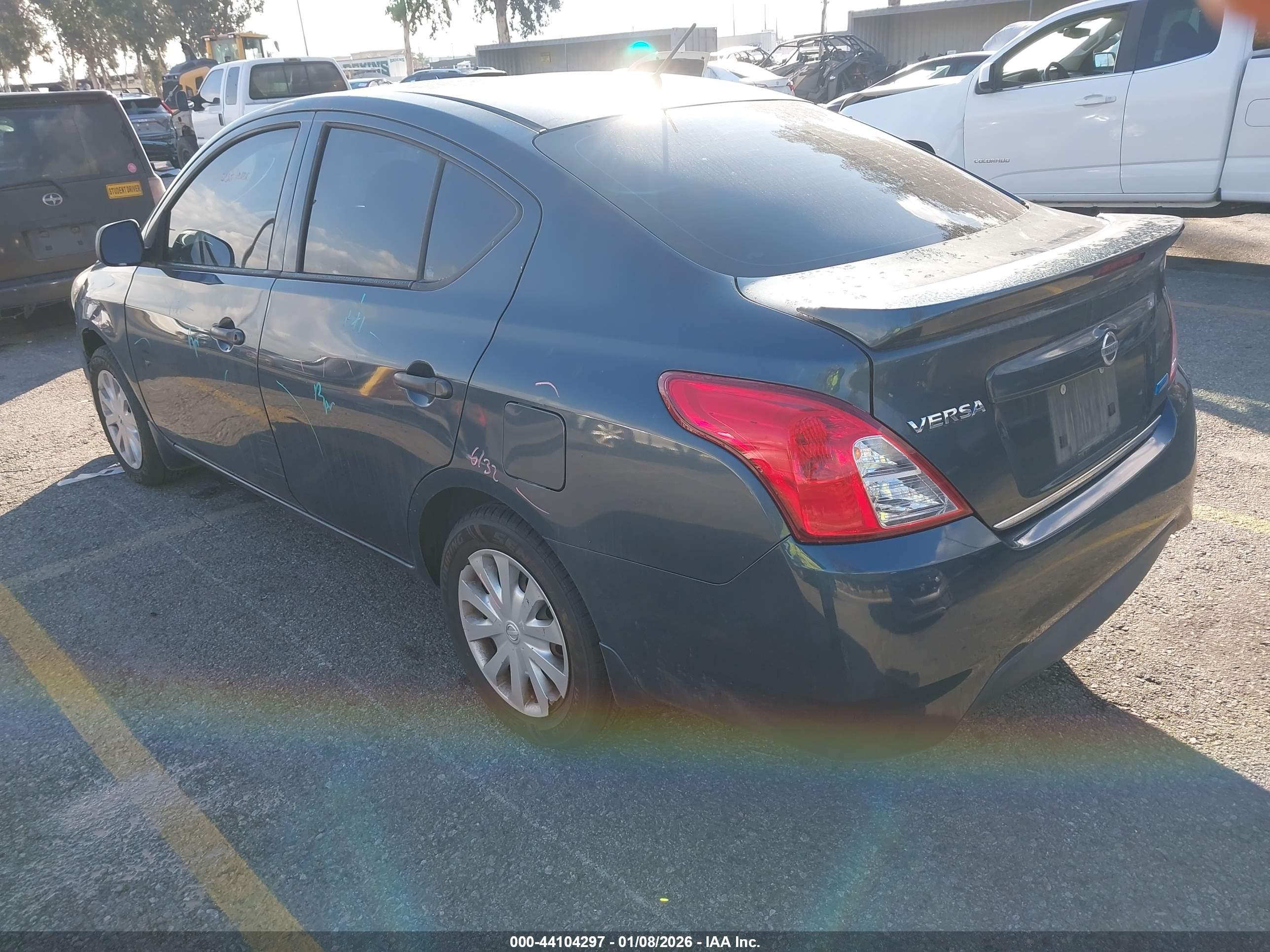 NISSAN VERSA image 3