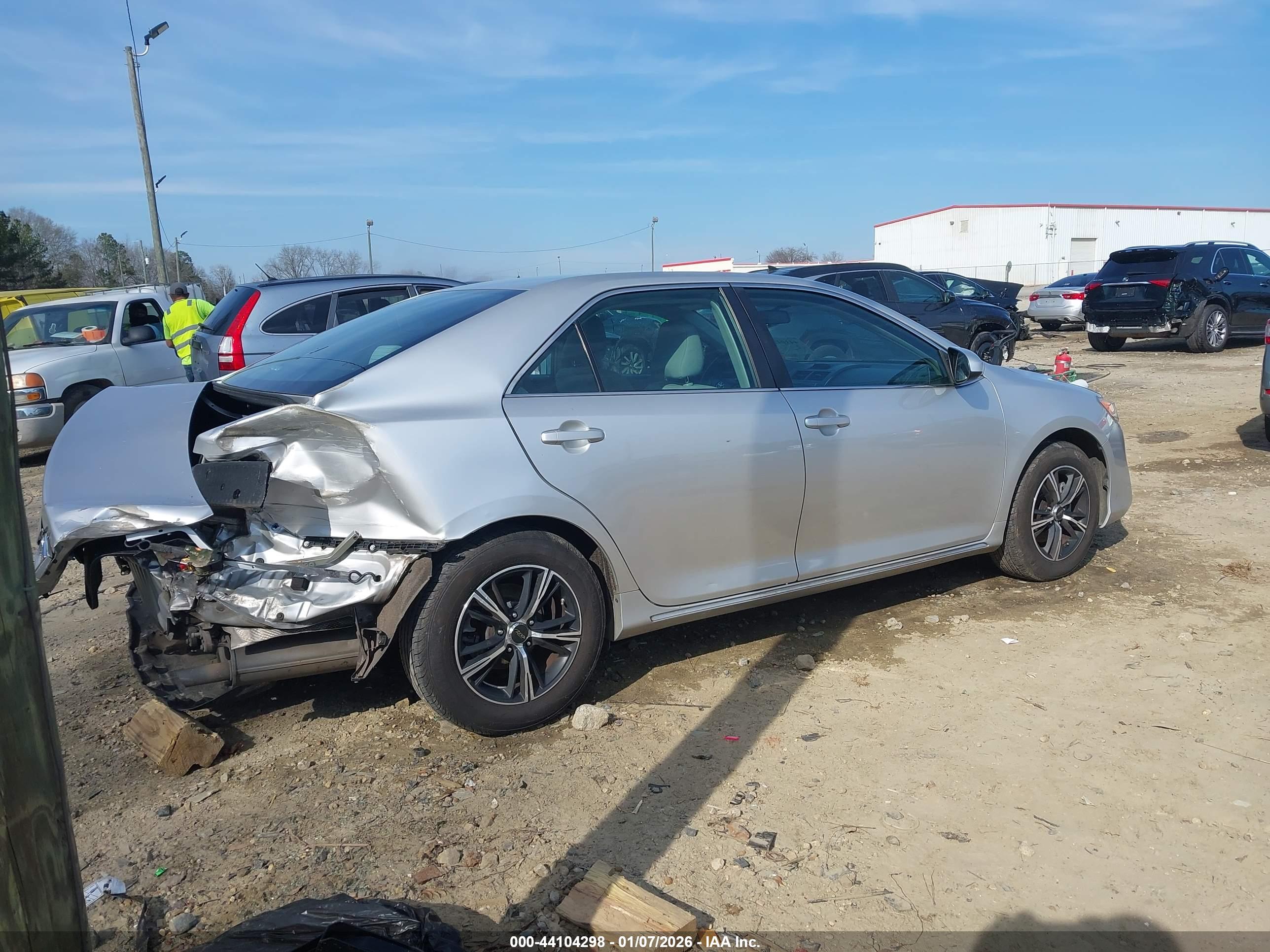 TOYOTA CAMRY image 4