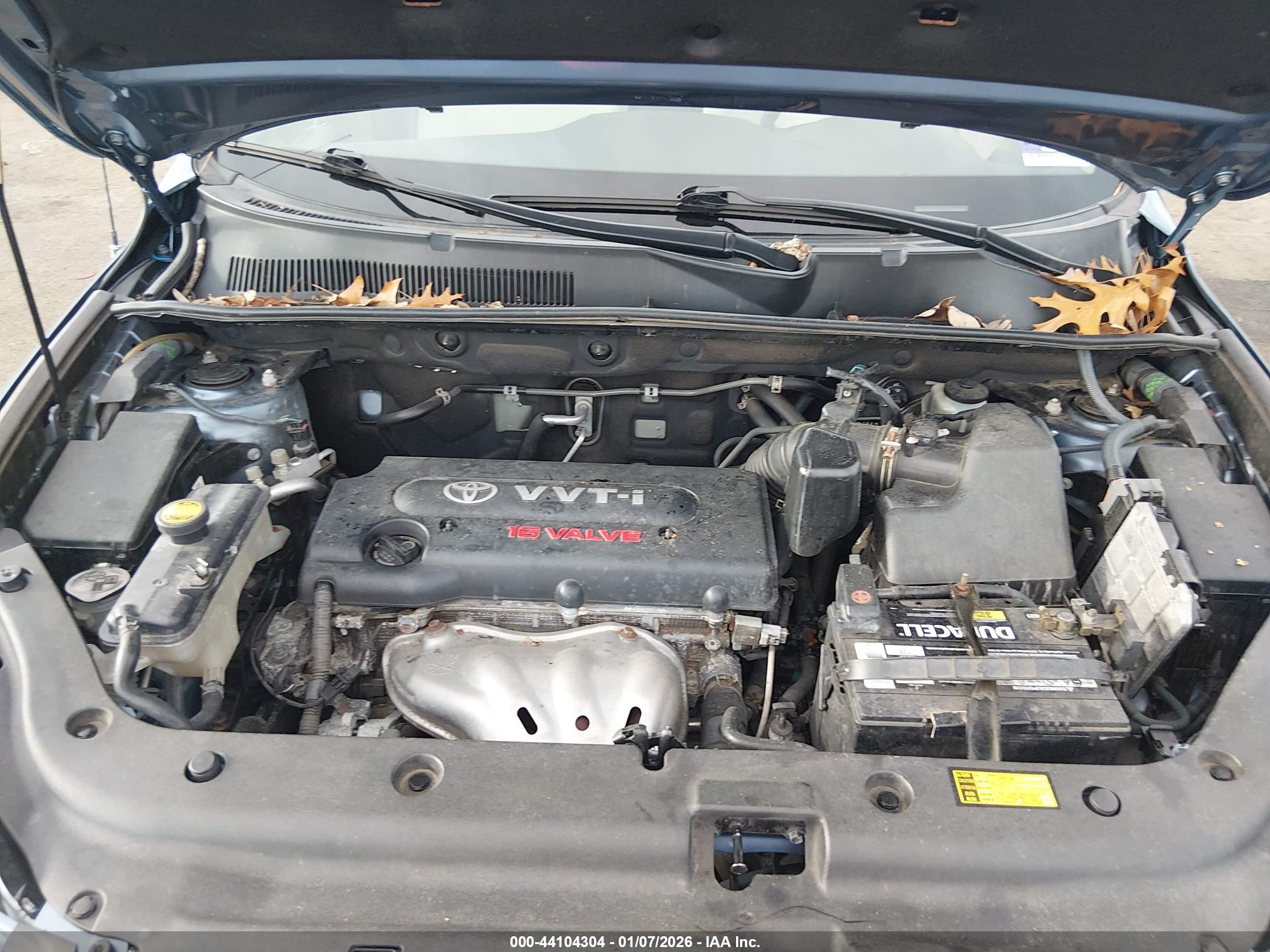 TOYOTA RAV4 image 10