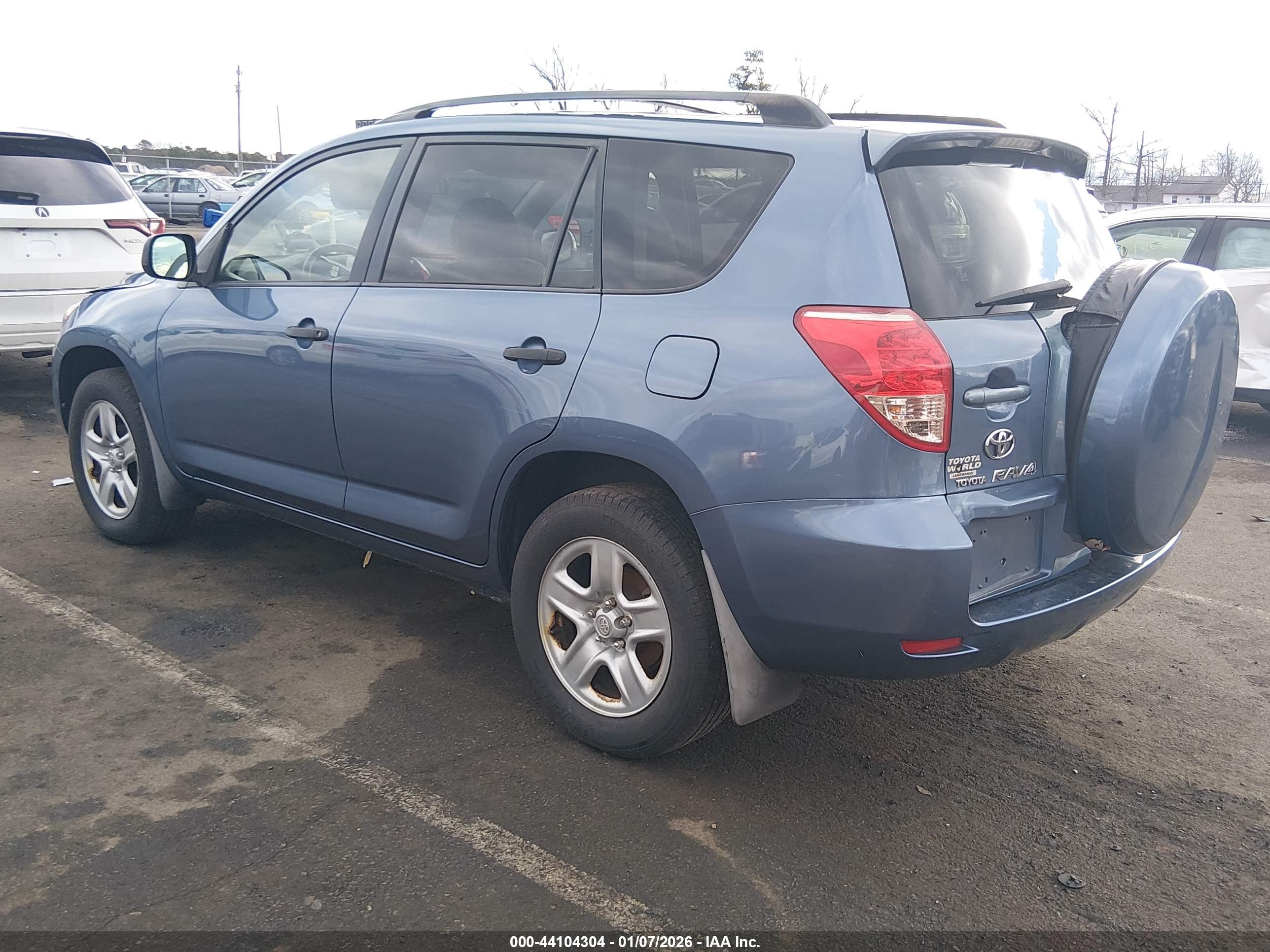 TOYOTA RAV4 image 3