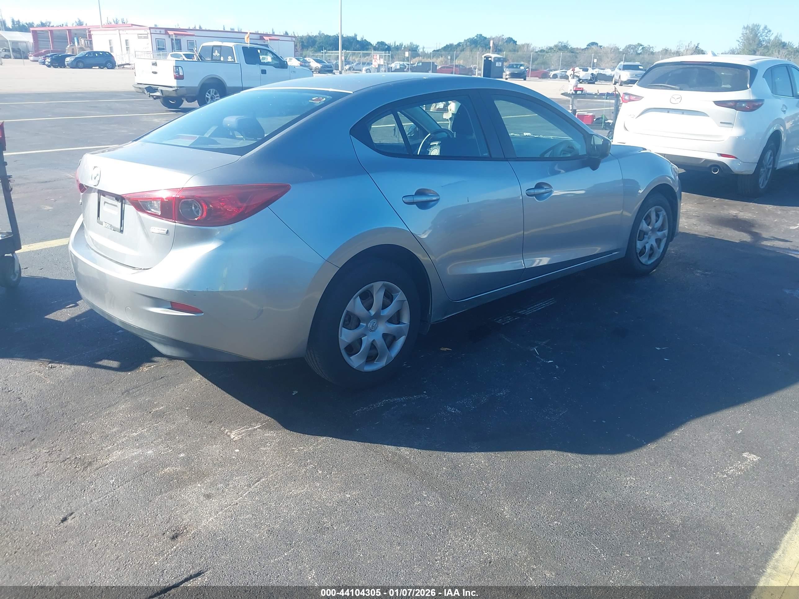 MAZDA MAZDA3 image 4