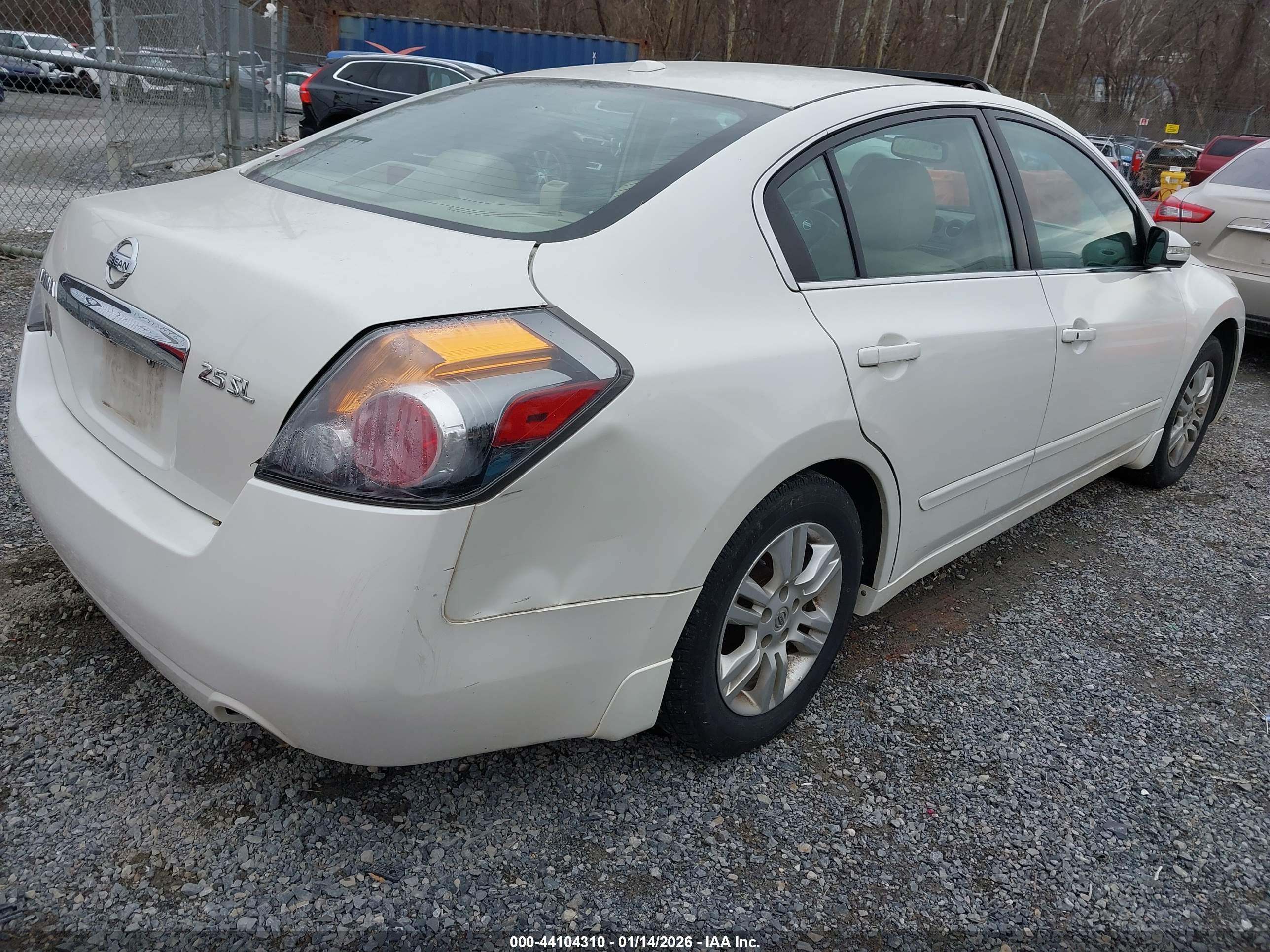 NISSAN ALTIMA image 4