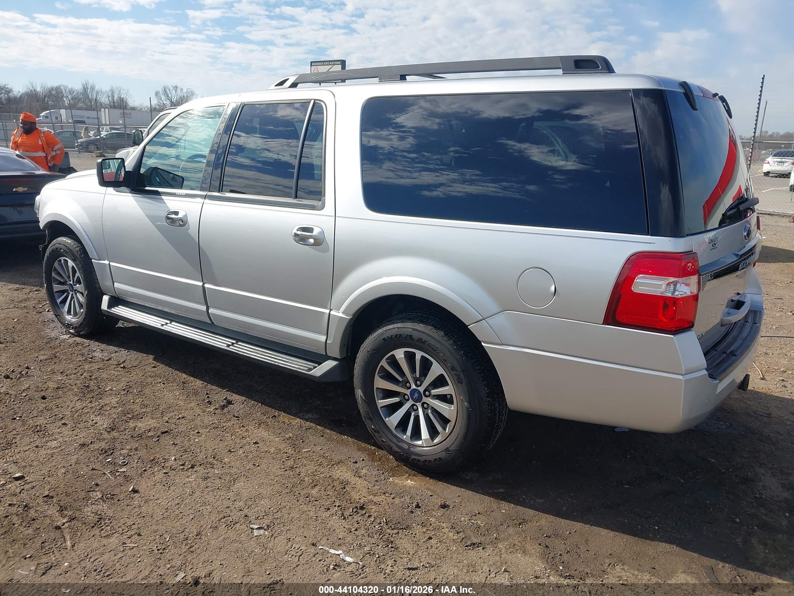 FORD EXPEDITION image 3