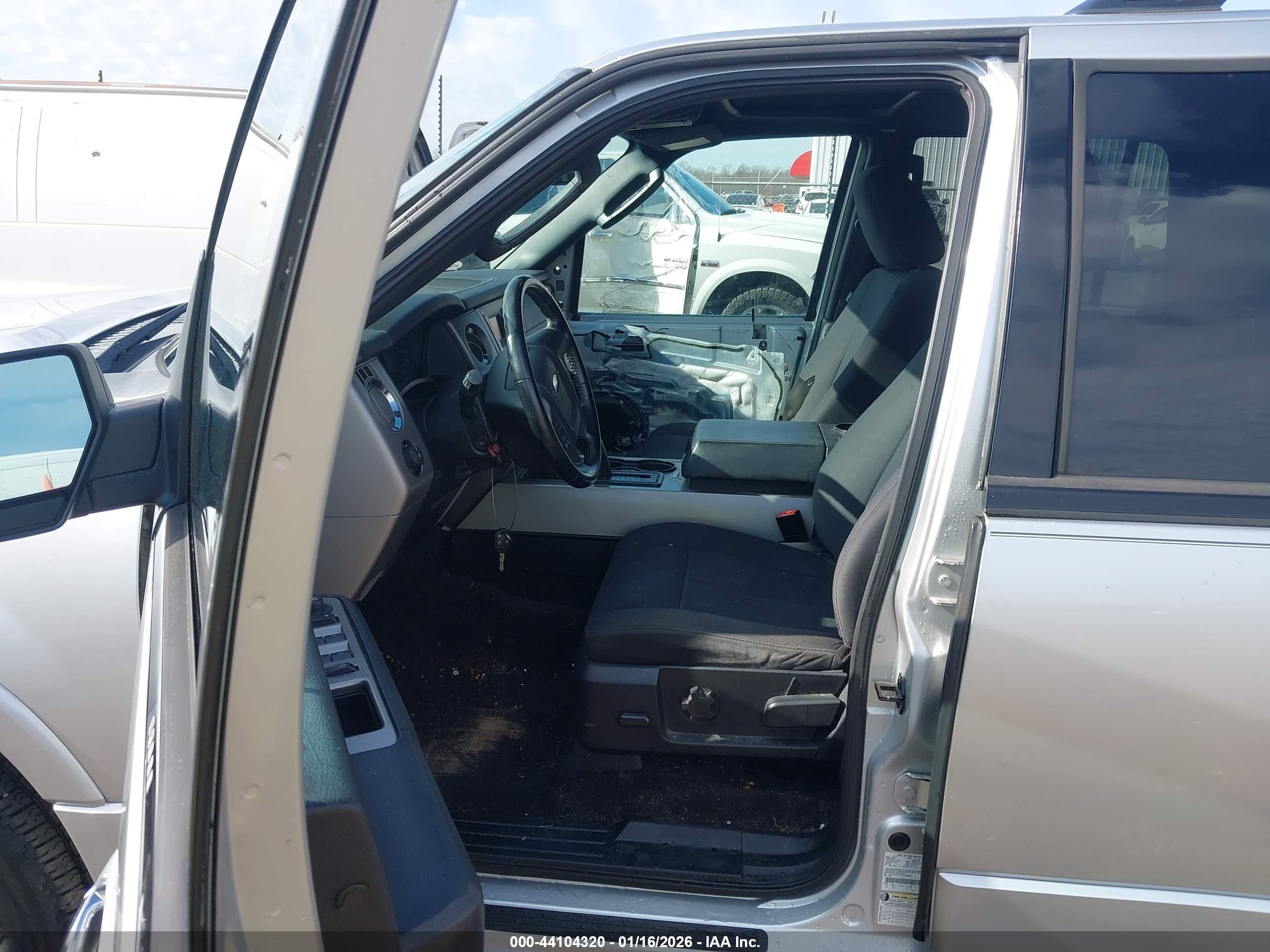 FORD EXPEDITION image 5