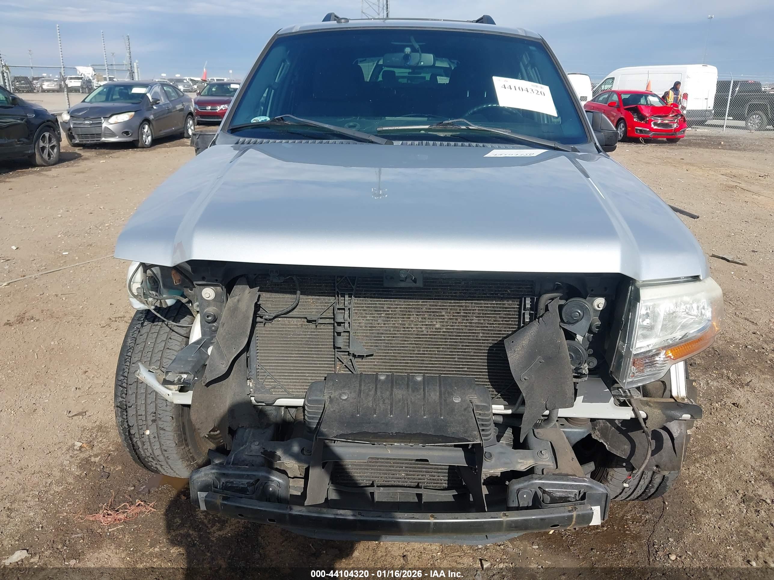 FORD EXPEDITION image 6