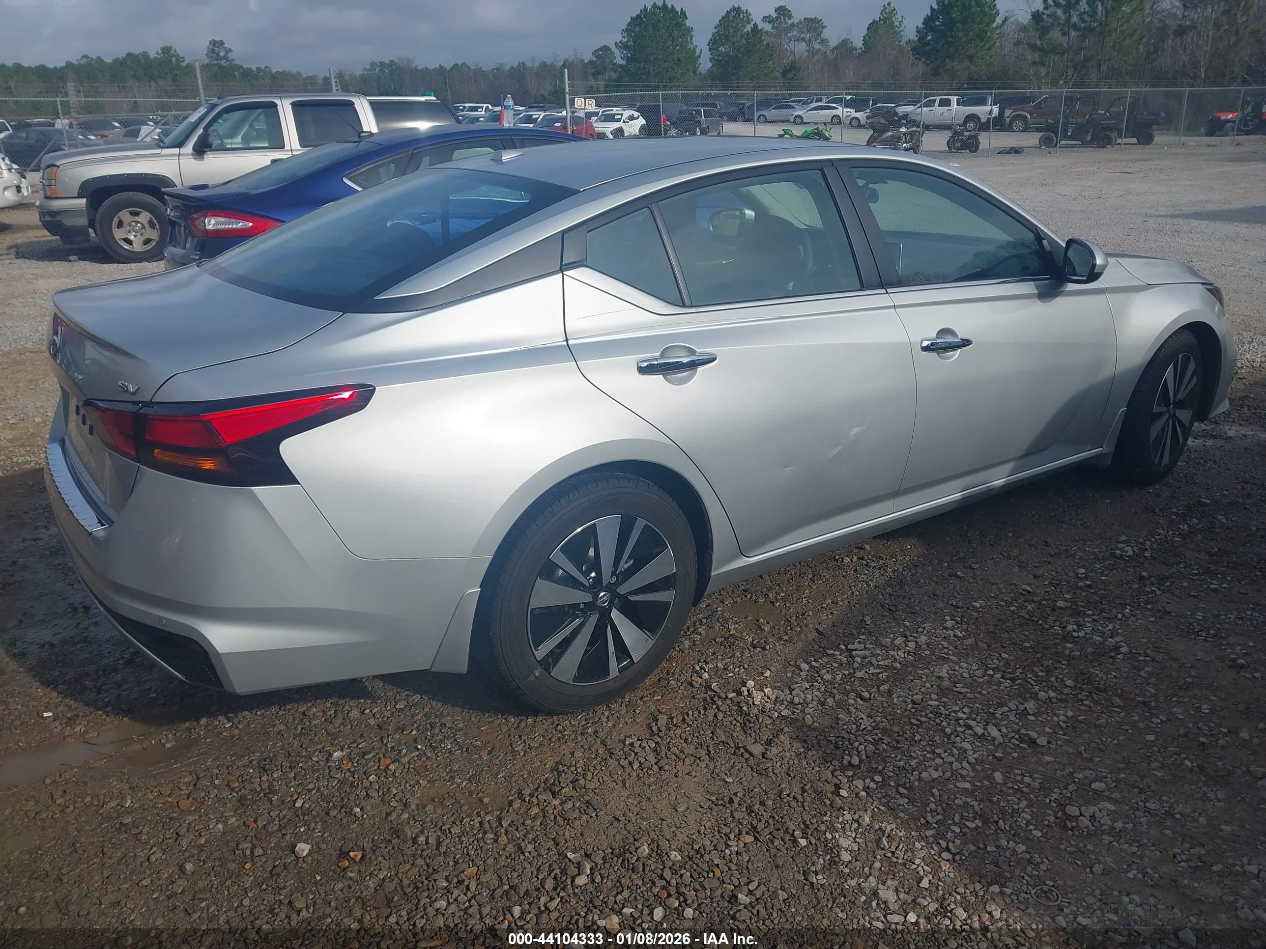 NISSAN ALTIMA image 4