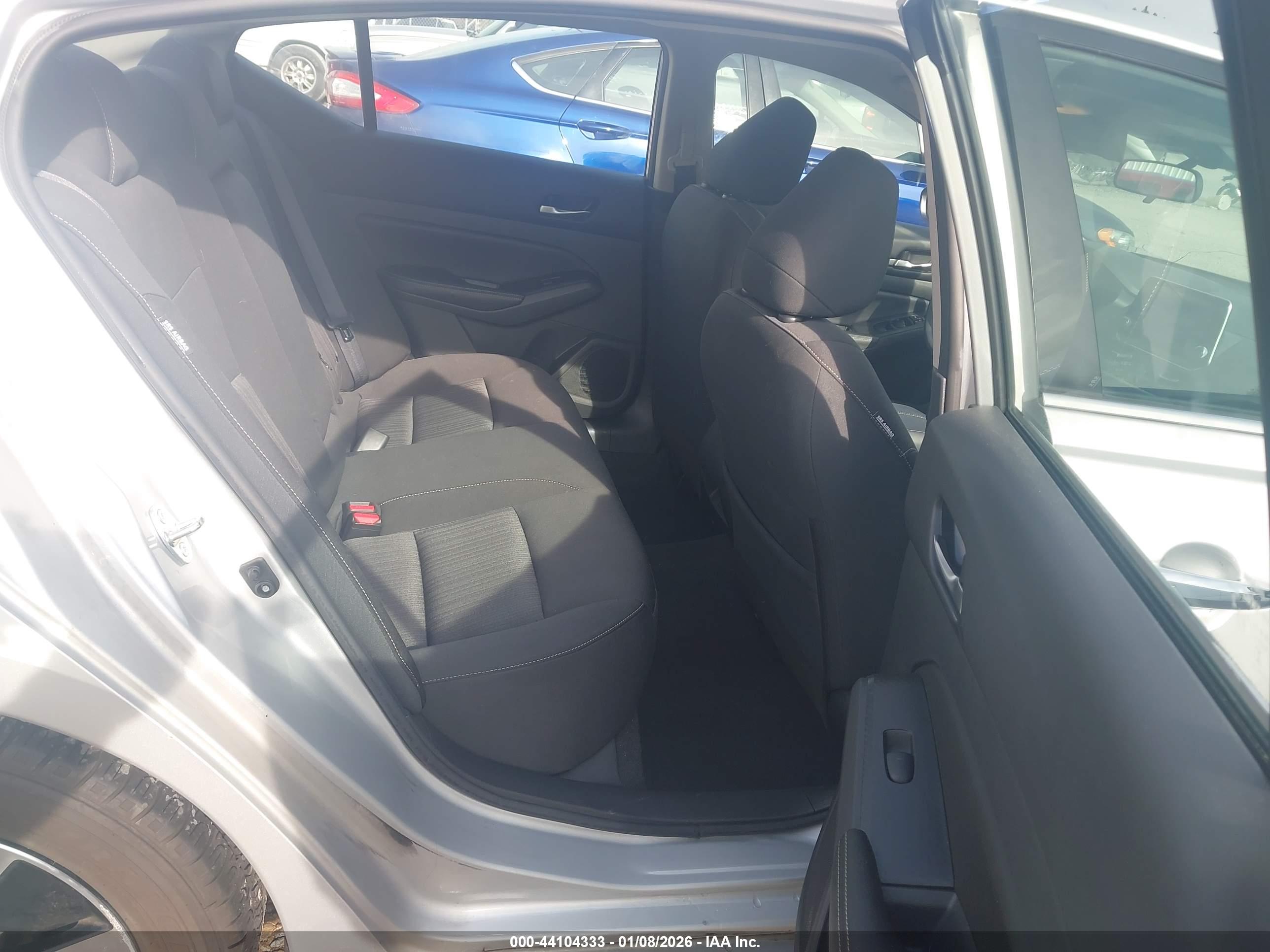 NISSAN ALTIMA image 8