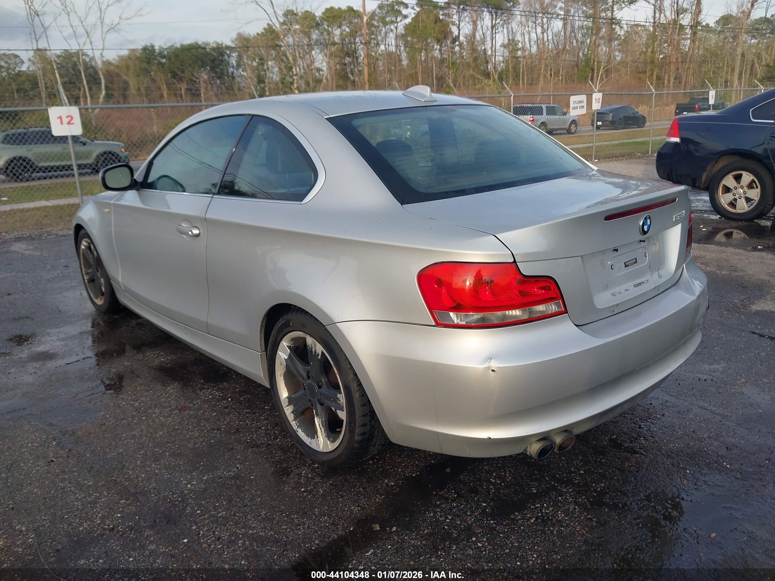 BMW 128I image 3