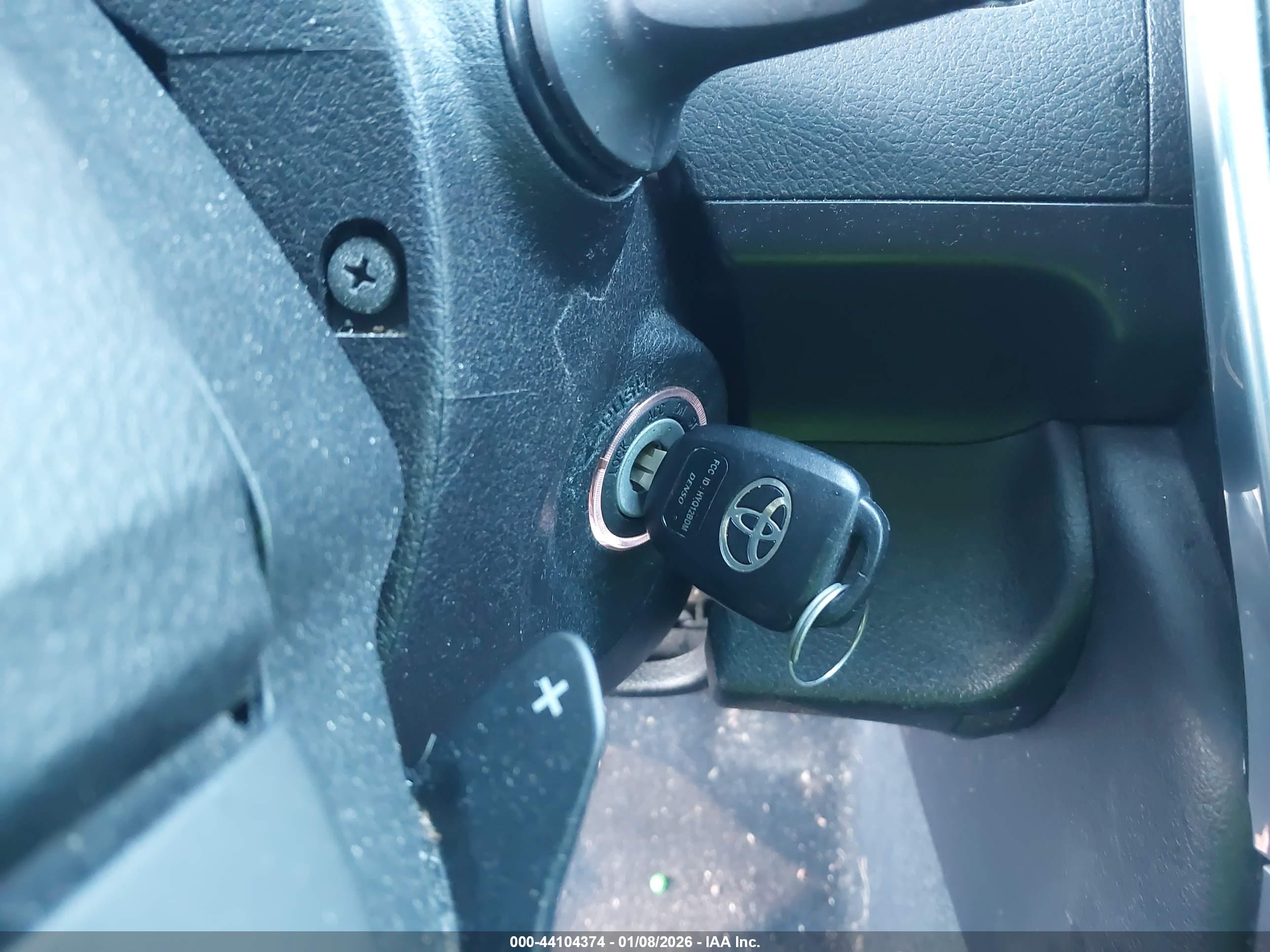 TOYOTA CAMRY image 11