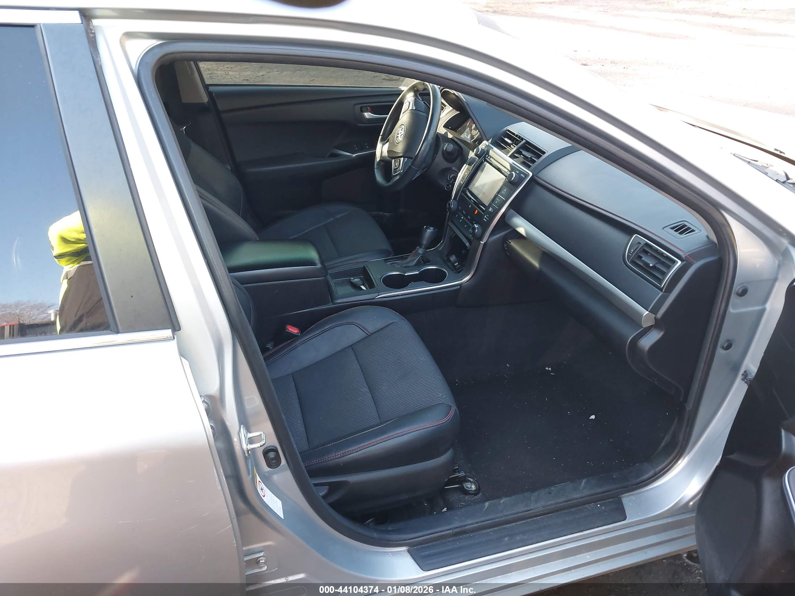 TOYOTA CAMRY image 5