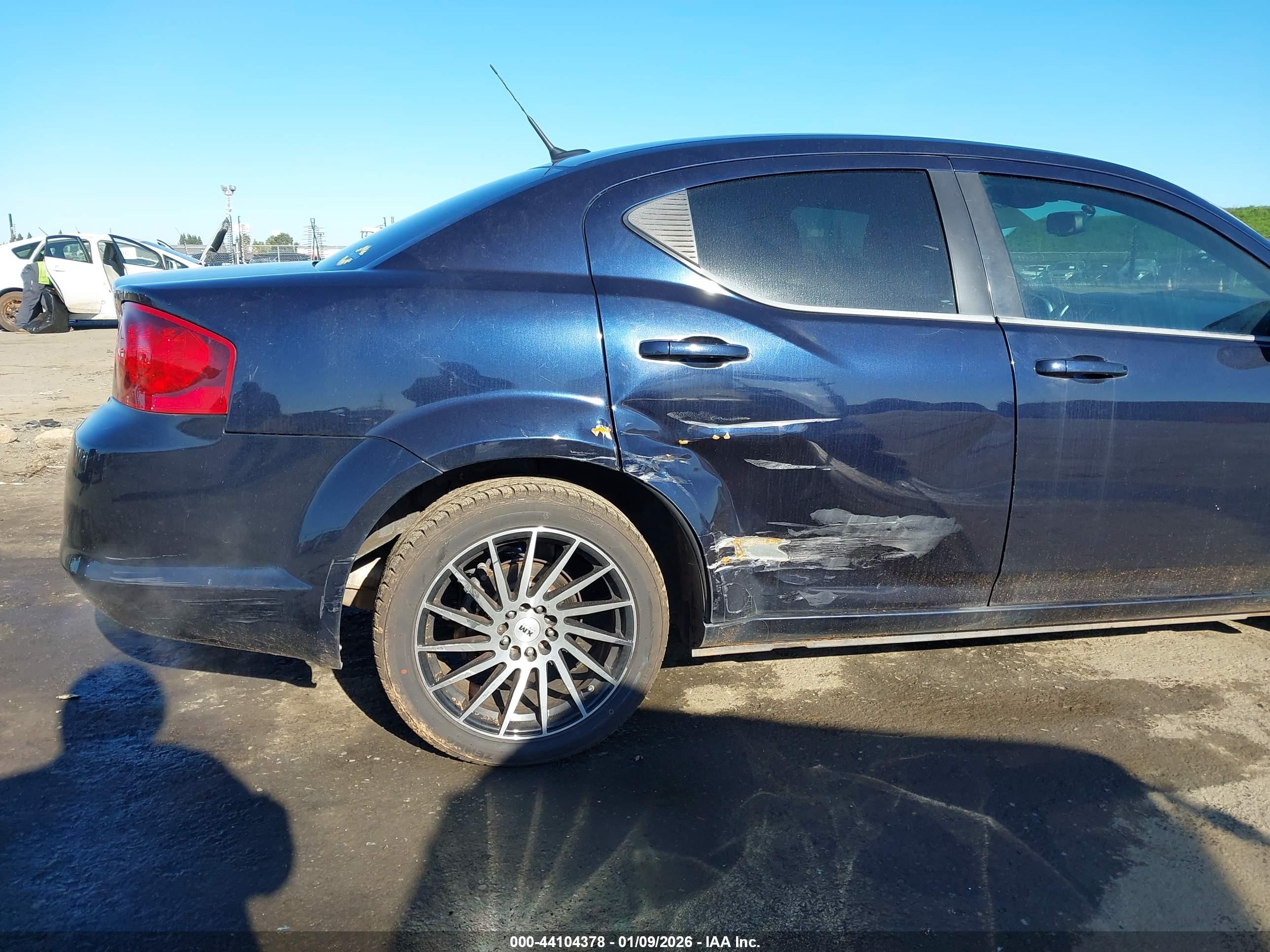 DODGE AVENGER image 6