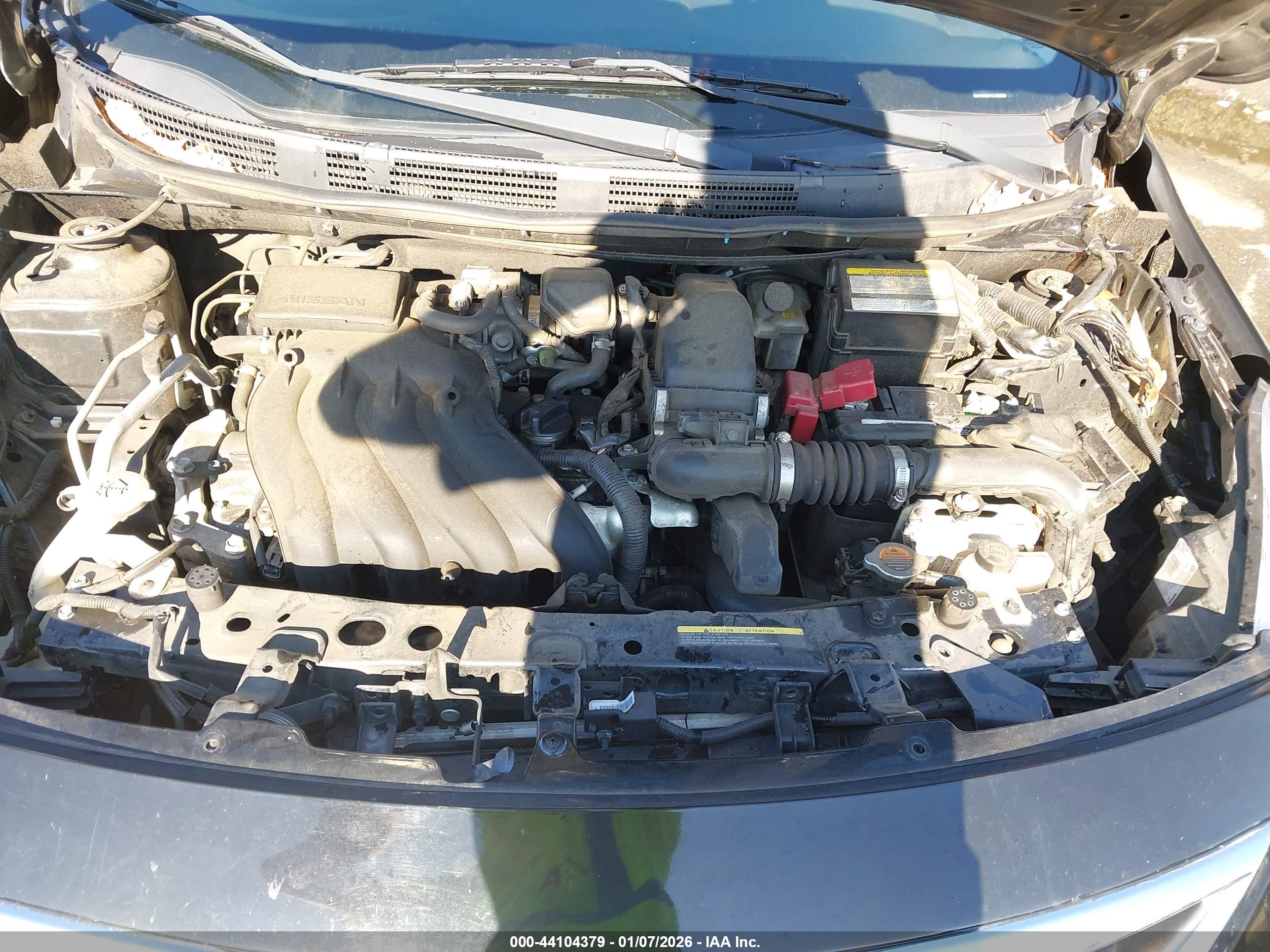 NISSAN VERSA image 10