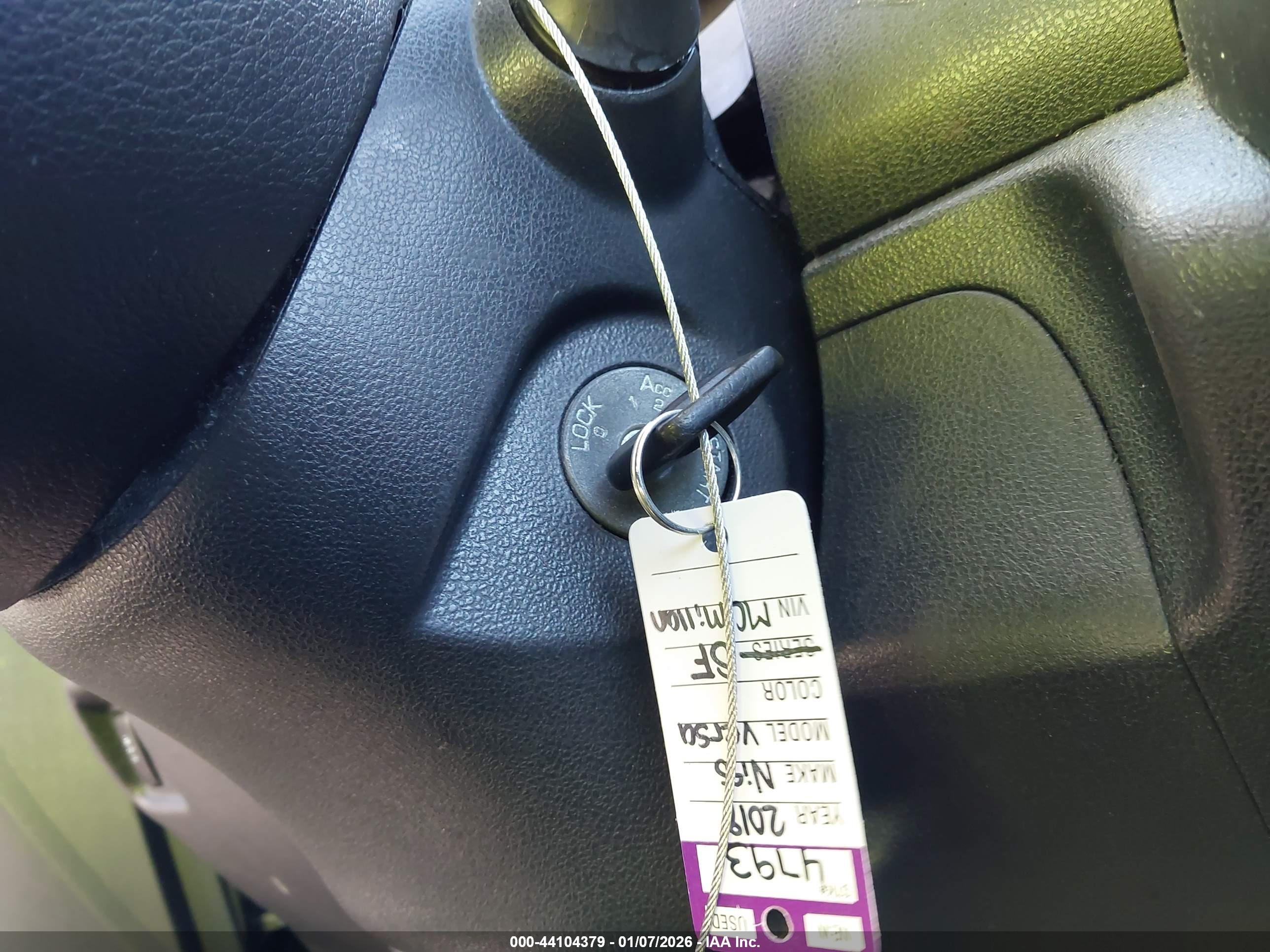 NISSAN VERSA image 11