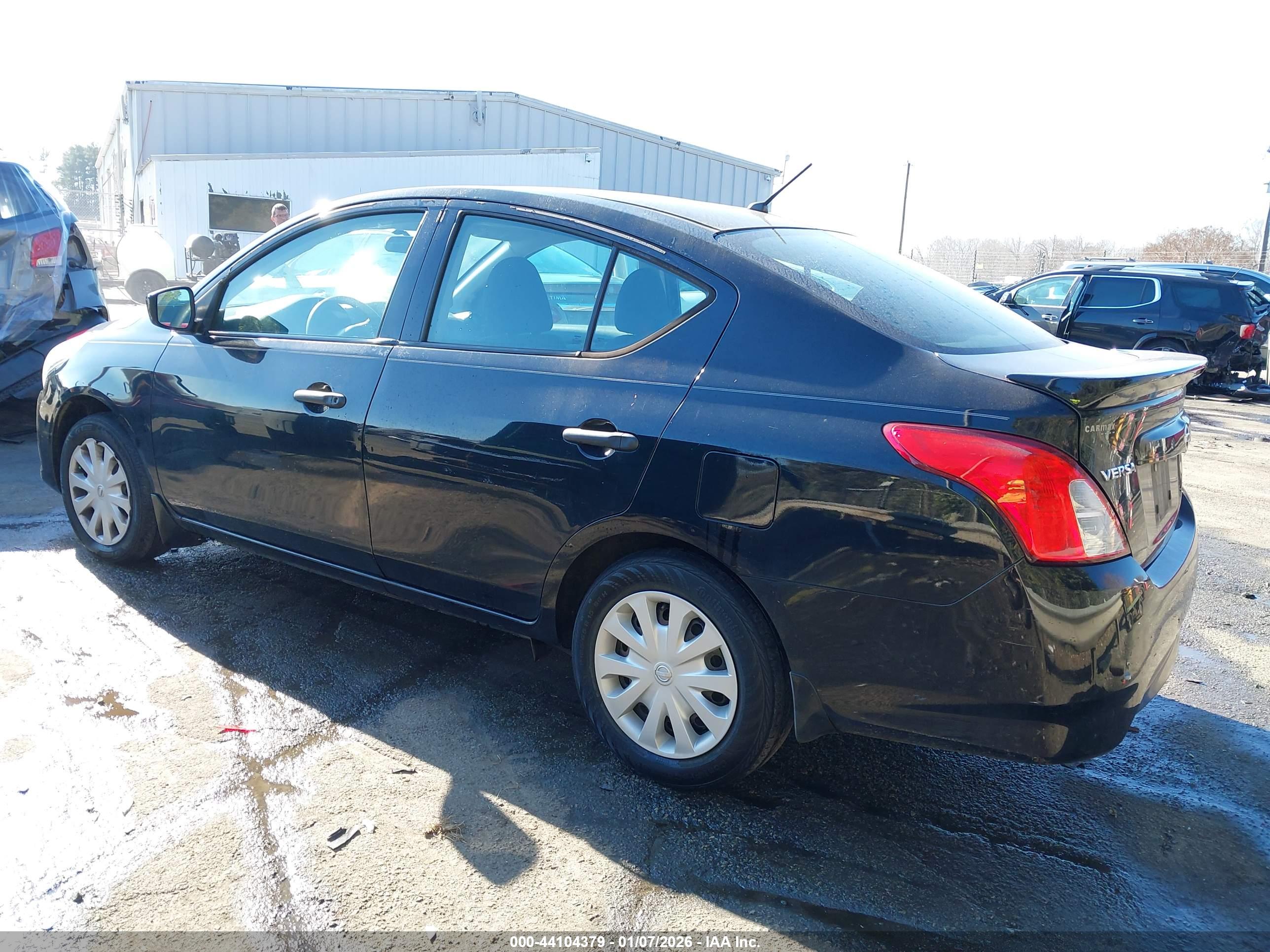 NISSAN VERSA image 3