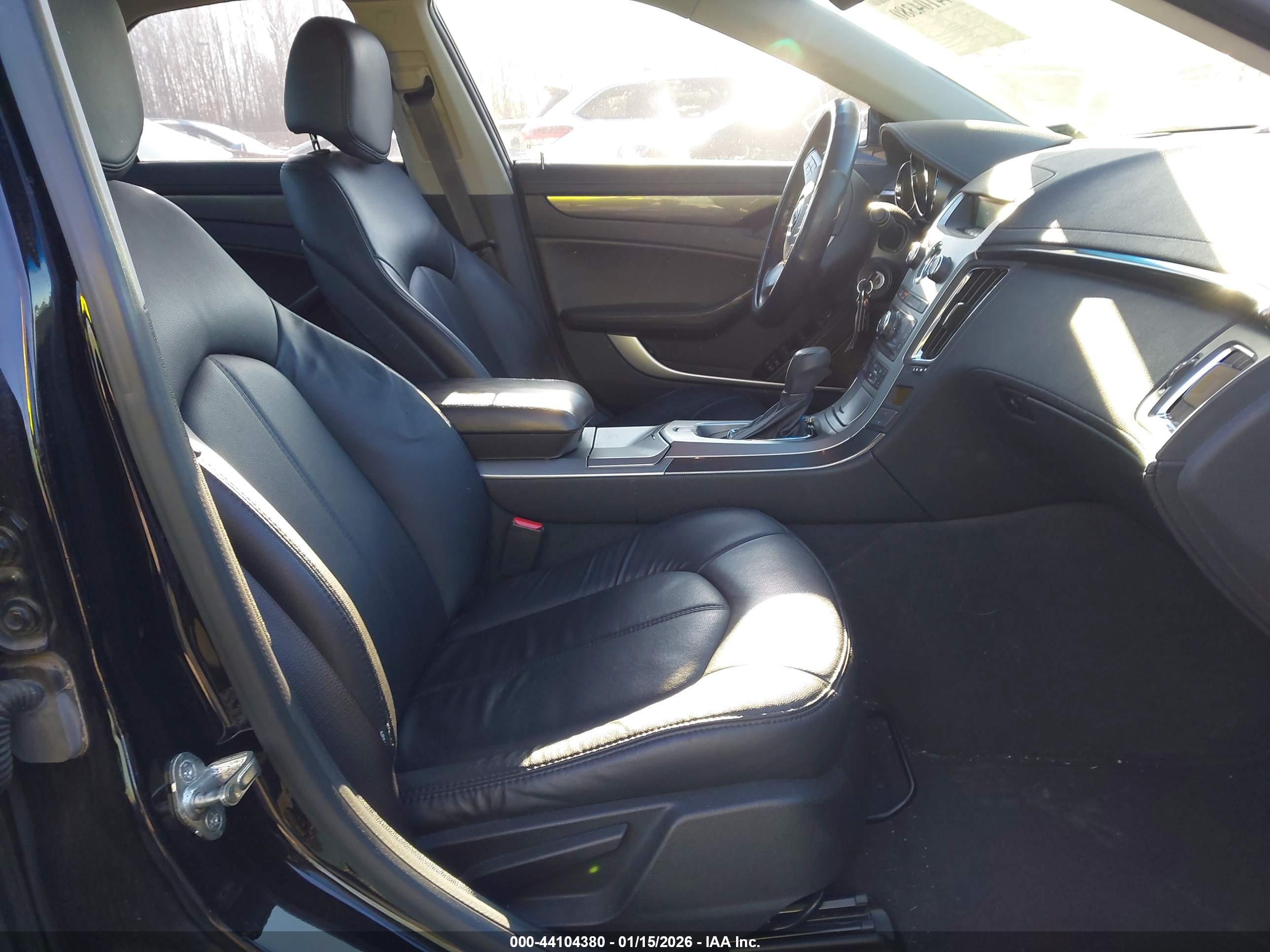 CADILLAC CTS image 5