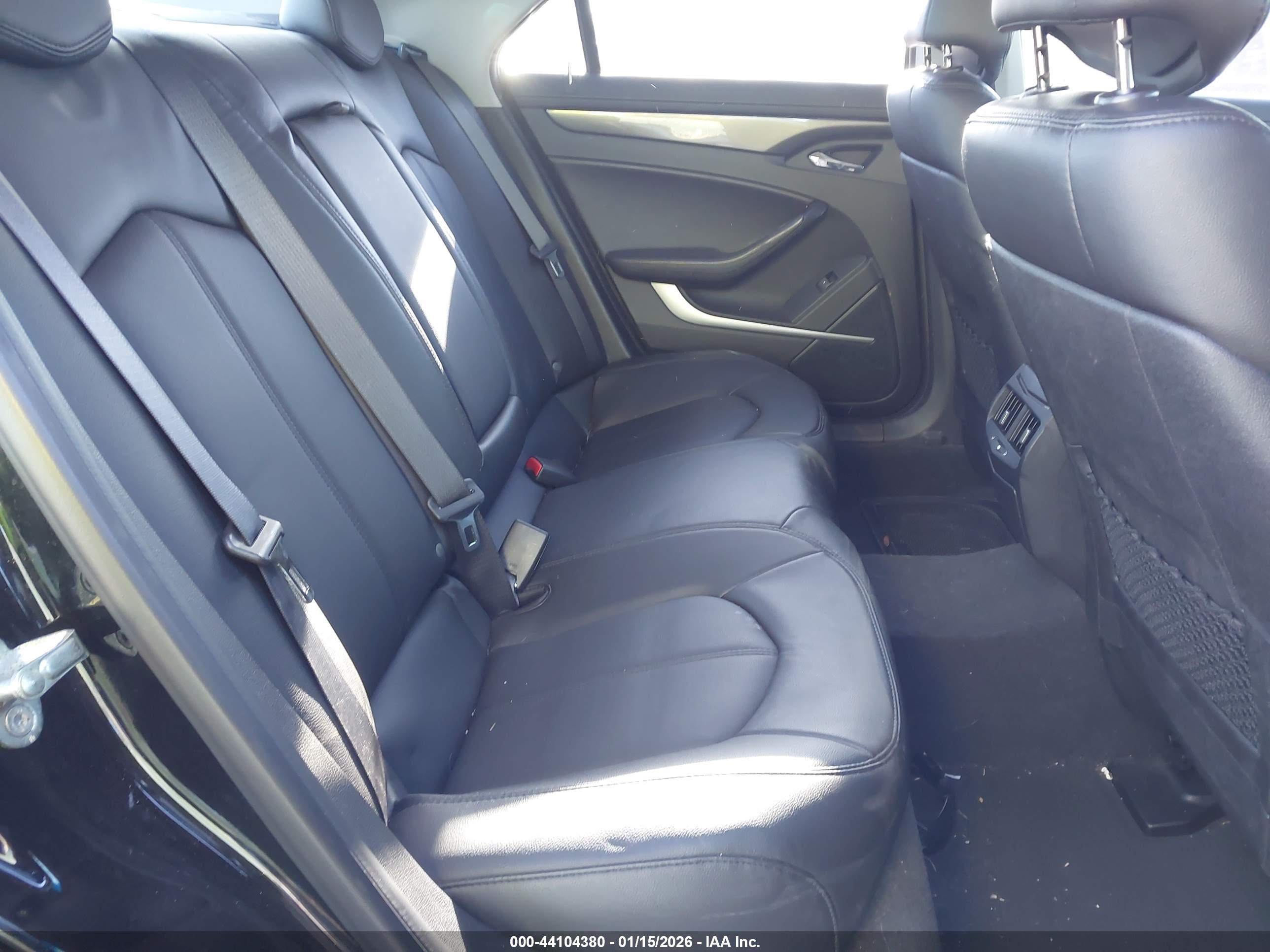 CADILLAC CTS image 8