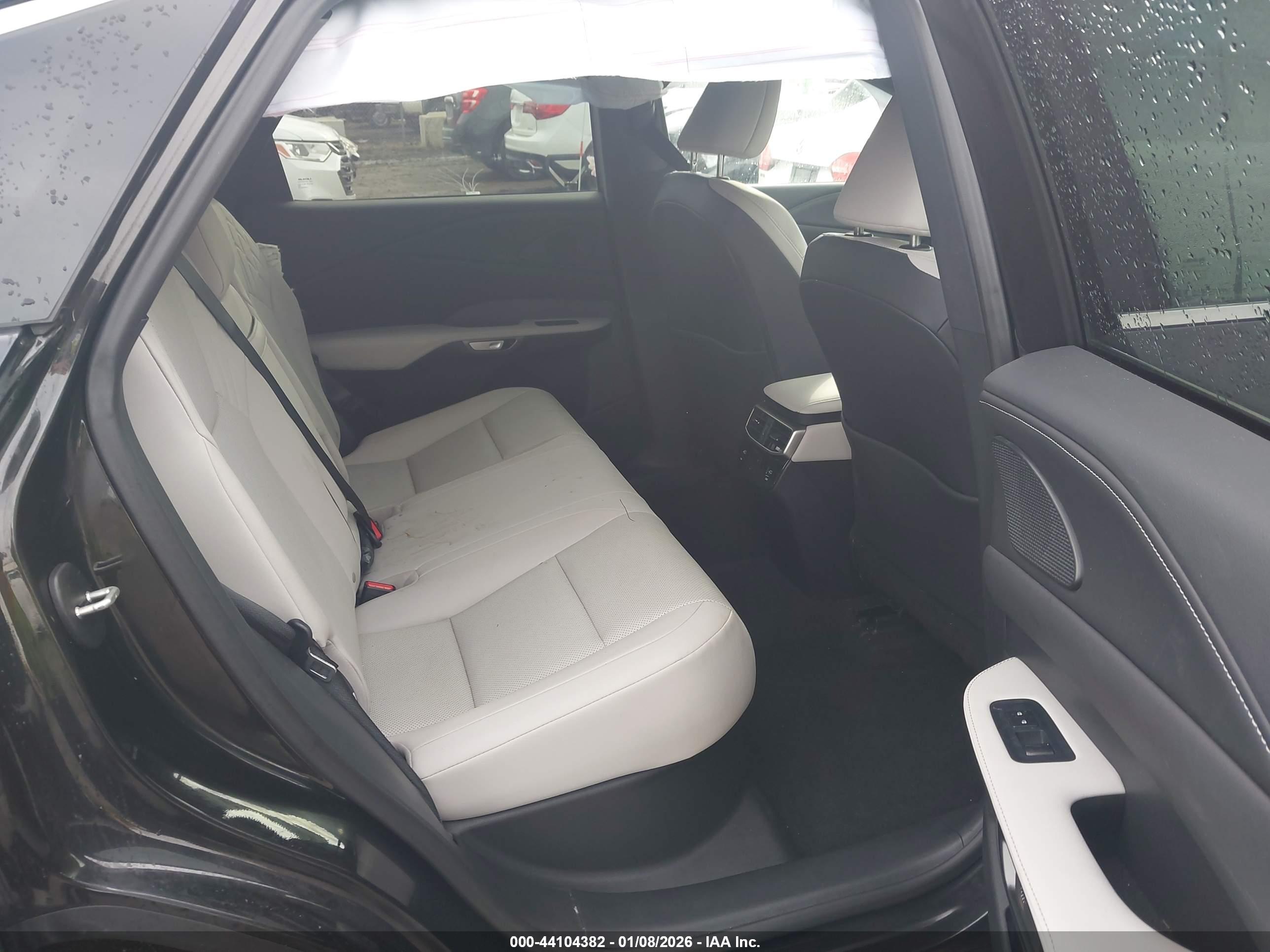 LEXUS RX image 8