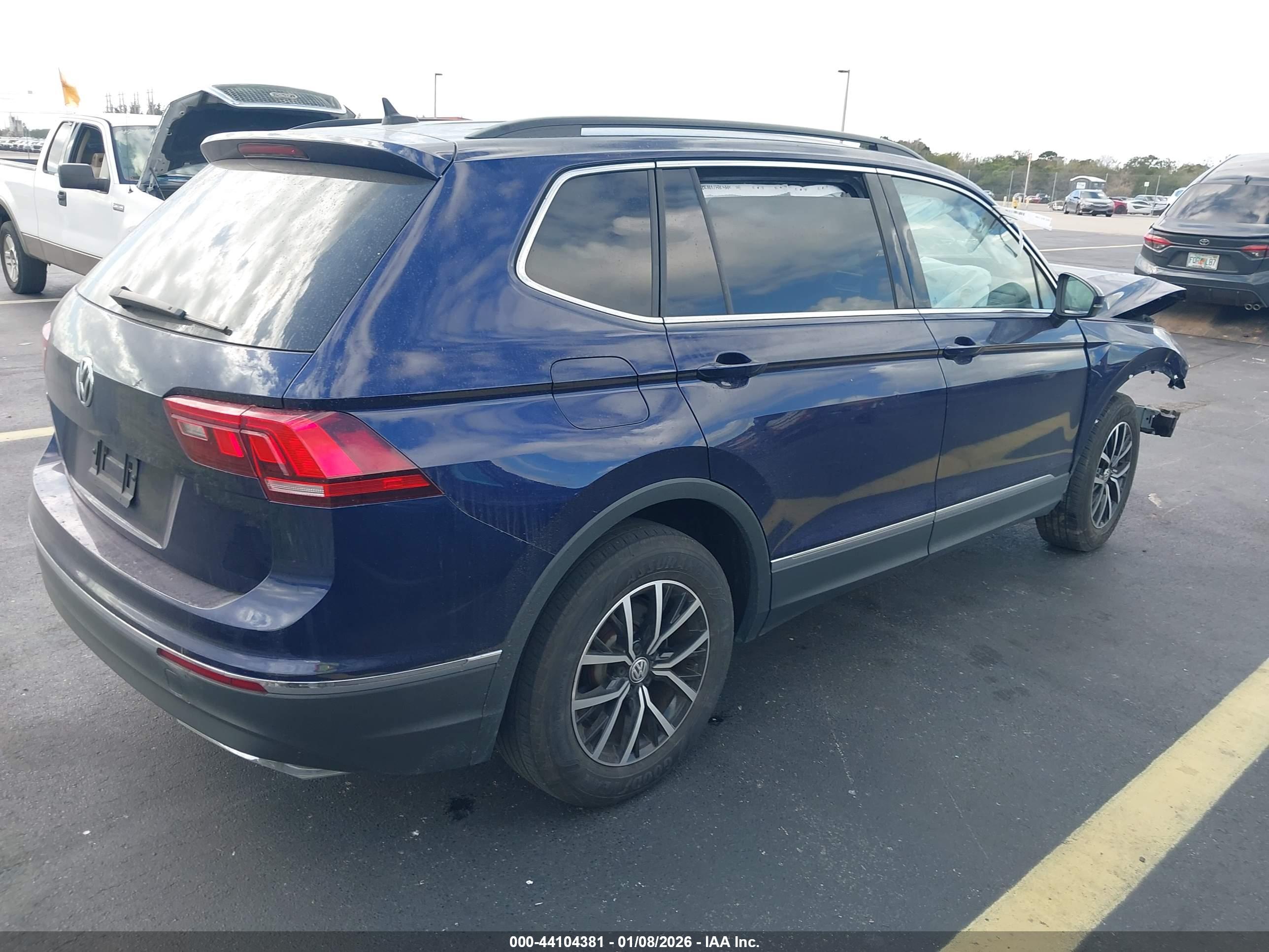 VOLKSWAGEN TIGUAN image 4