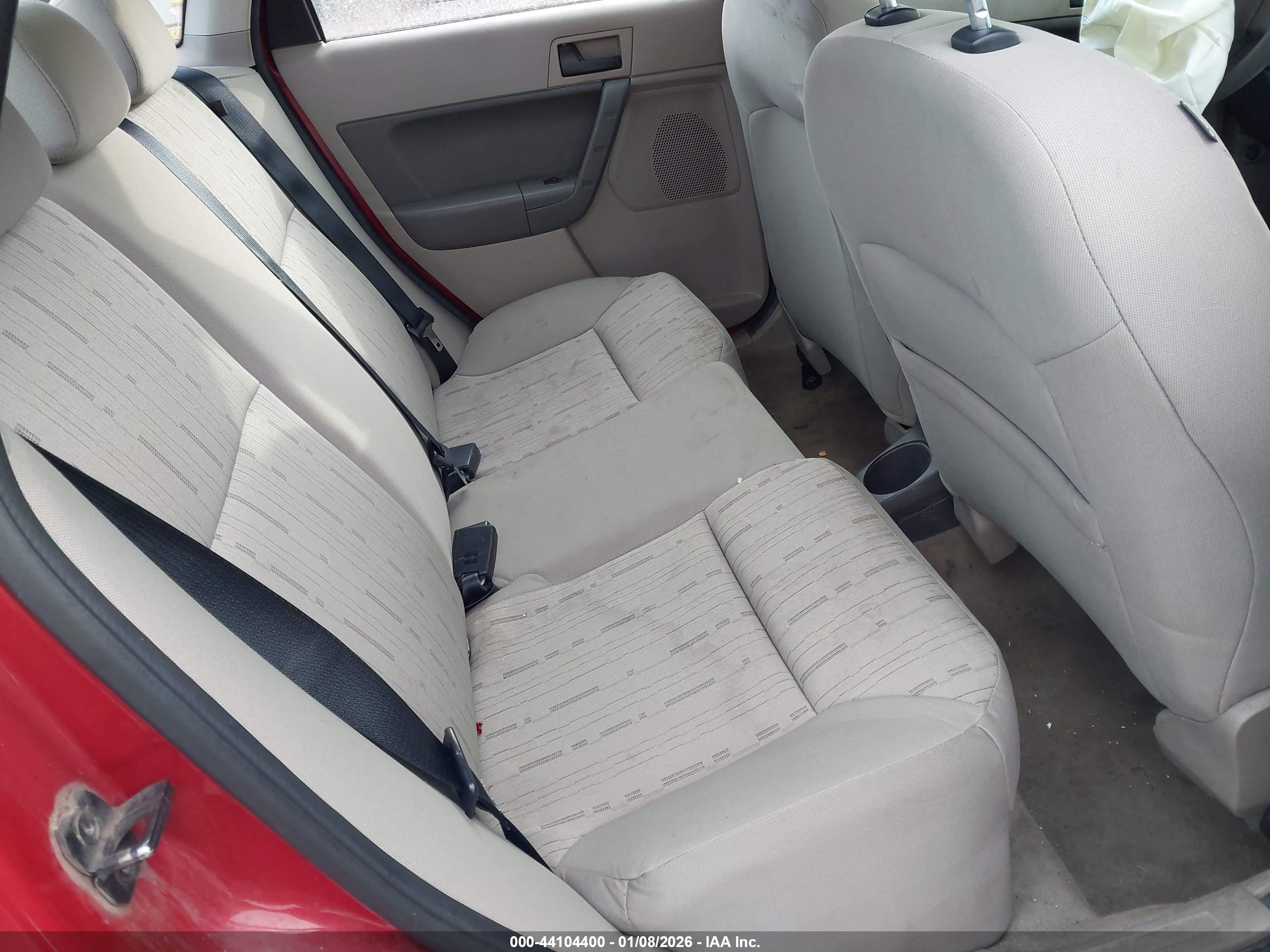 FORD FOCUS image 8